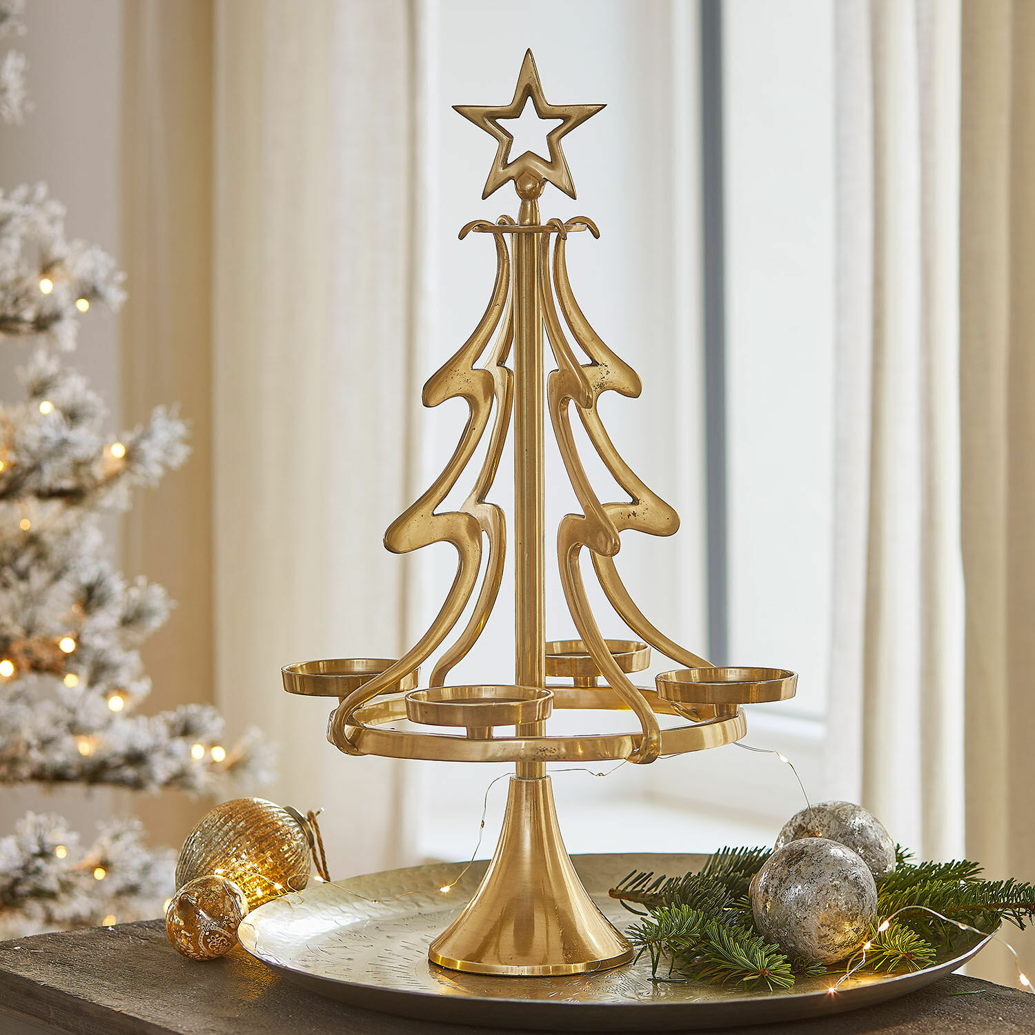 Supporto per candele dell’Avvento Gaetana Portacandele in metallo dorato a forma di albero di Natale con stella, decorazione natalizia da tavolo