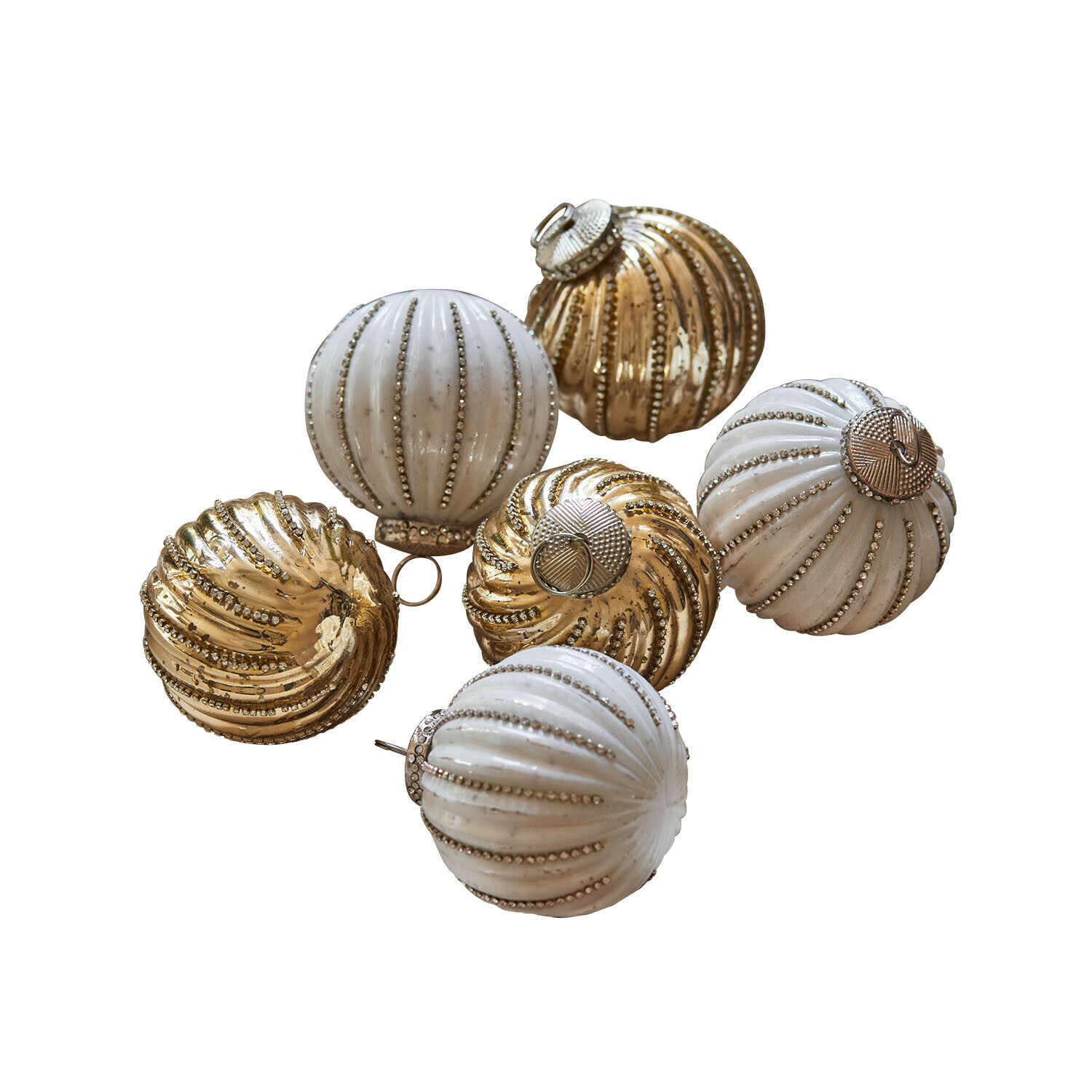 Set di 6 palline morbide da dessert Shaela Set di sei palline natalizie decorative bianche e dorate con finitura metallica lucida