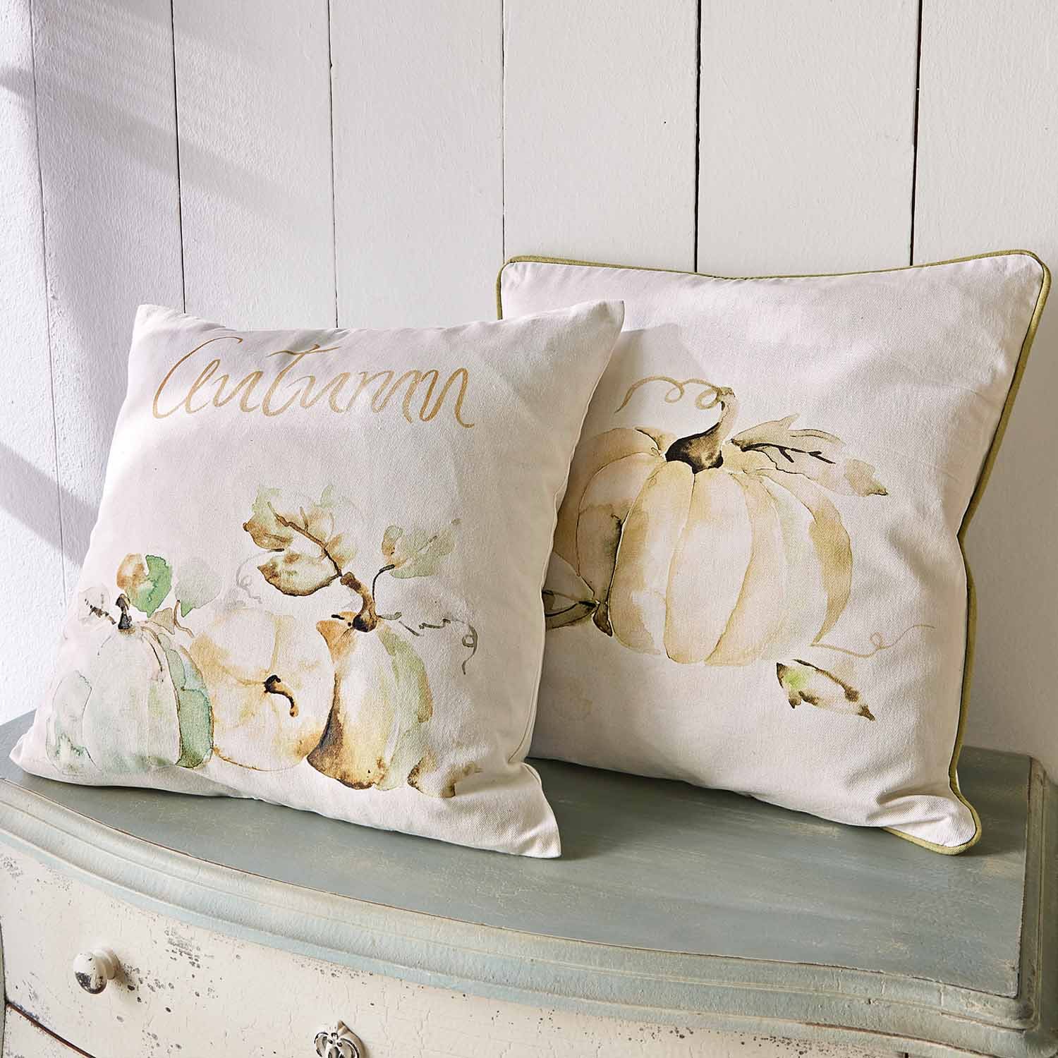 Cuscini decorativi in cotone crema con motivo zucca e scritta autumn per decorazioni autunnali