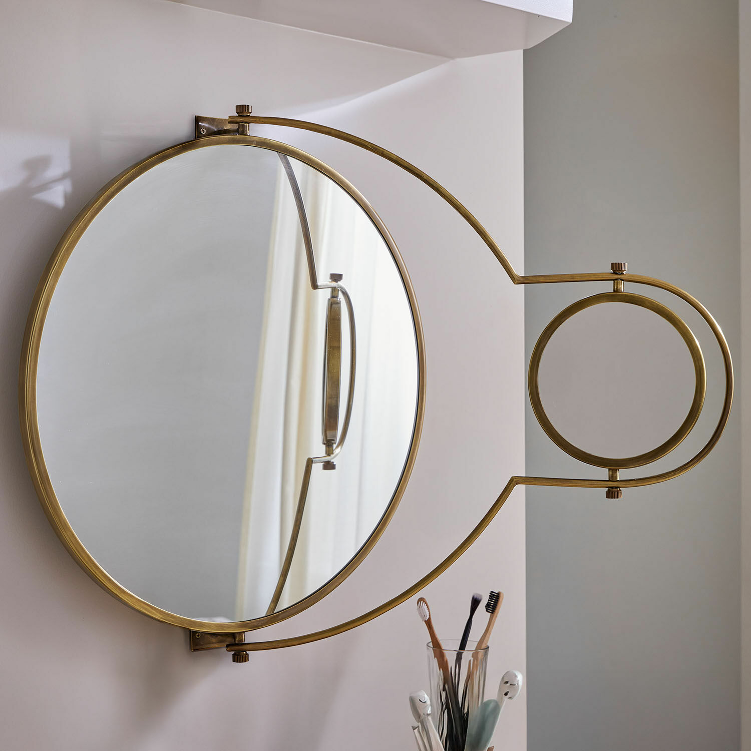 Specchio Dornleigh Specchio da parete rotondo in ottone stile vintage, design decorativo e funzionale per bagno