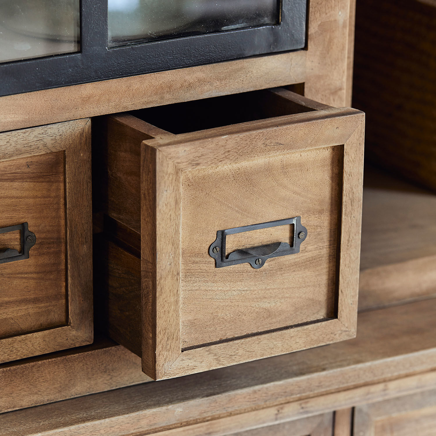 Credenza con cristalliera Horsens