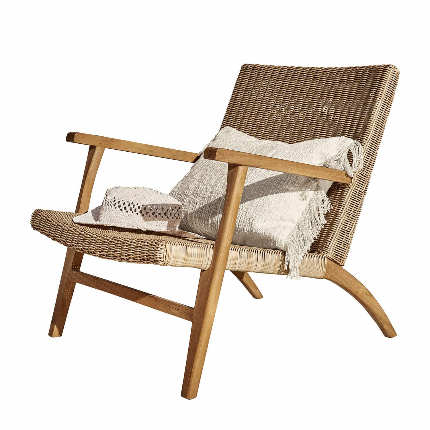 Sedia Alzette Sedia in rattan e legno di teak naturale con cuscino chiaro e cappello sopra