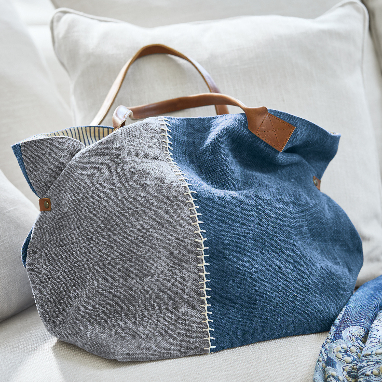 Borsa Deux-Parts Borsa in tessuto blu e grigio con manici in pelle marrone, borsa elegante per la spesa