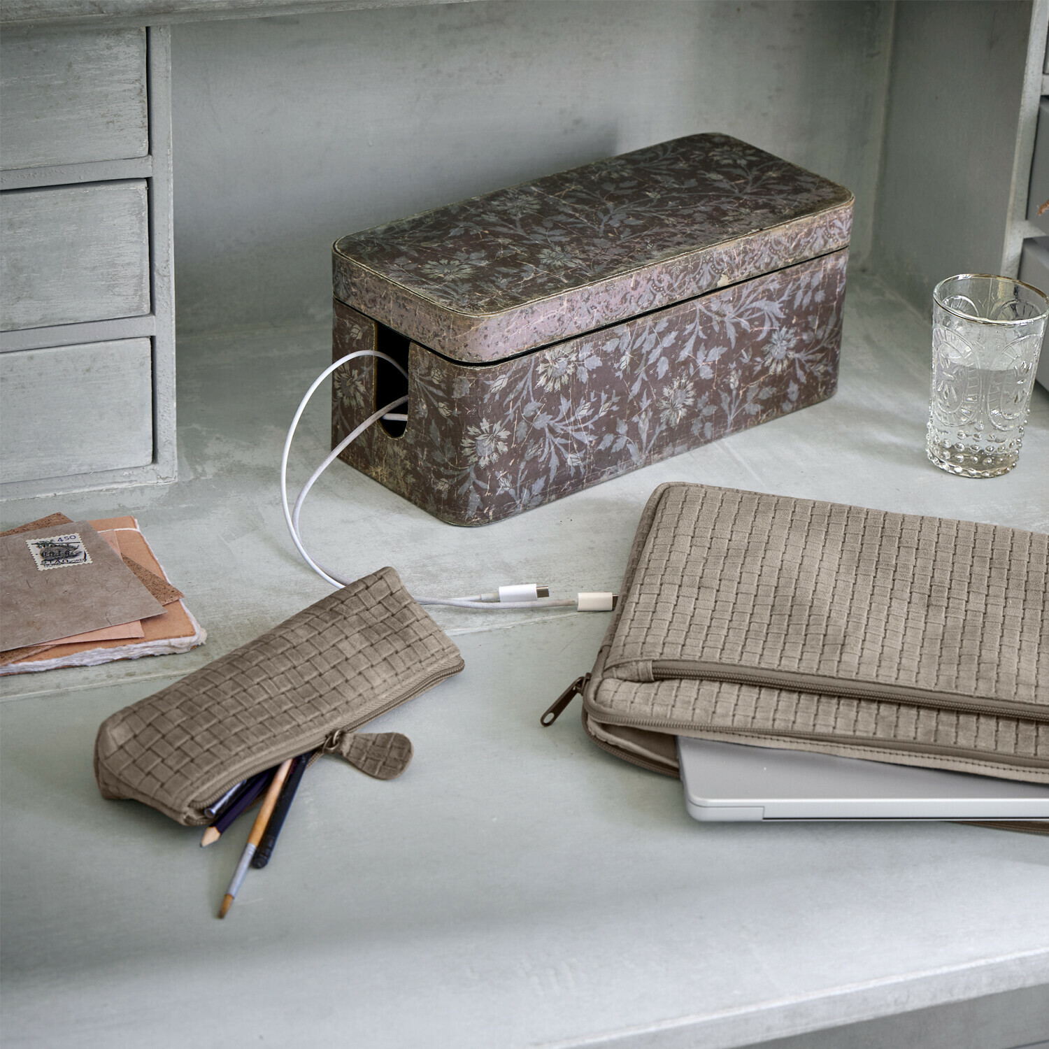 Astuccio Nivelles
