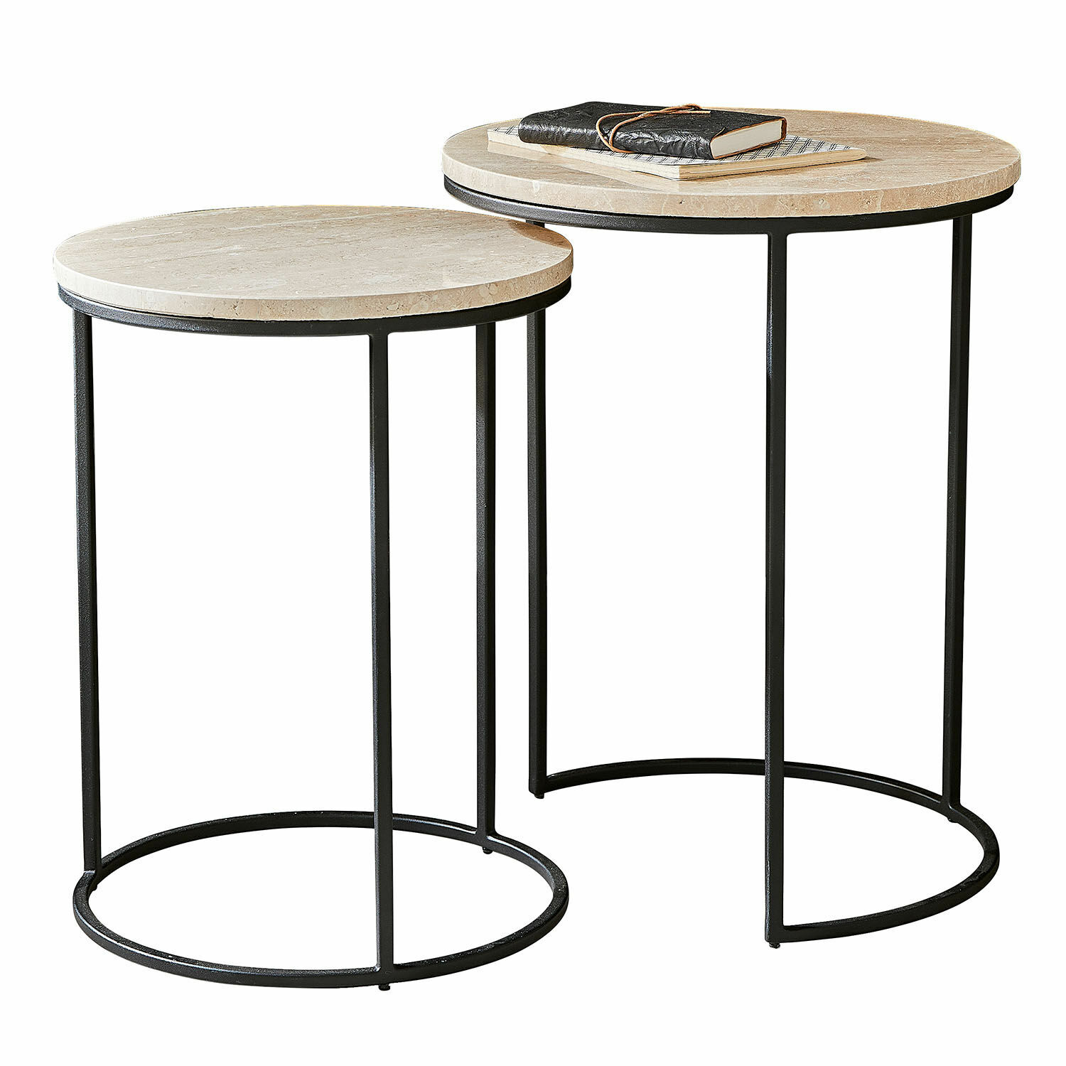 Coppia di tavolini di complemento Émorieux Set di due tavolini rotondi con piano in marmo beige e base in metallo nero