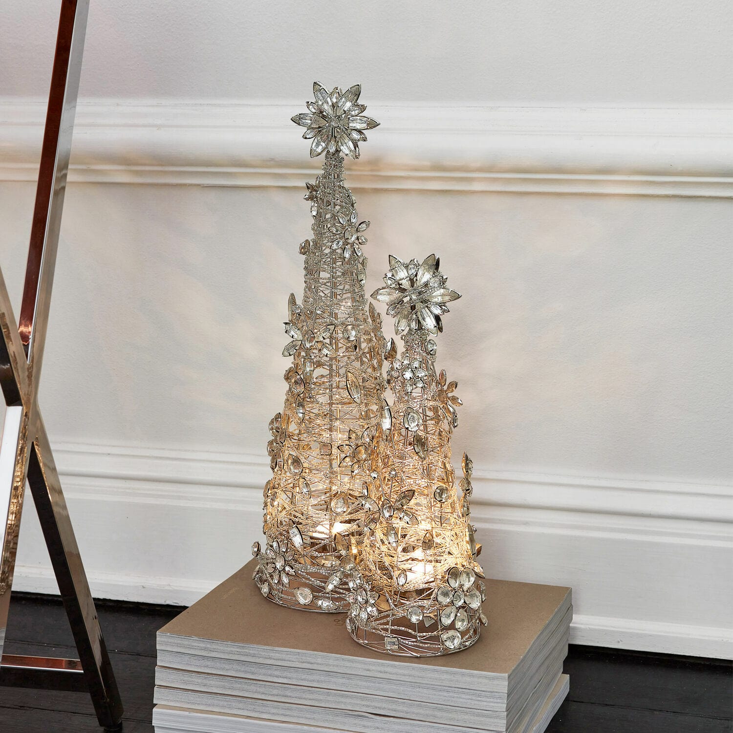Coppia di decorazioni ad albero Moroni