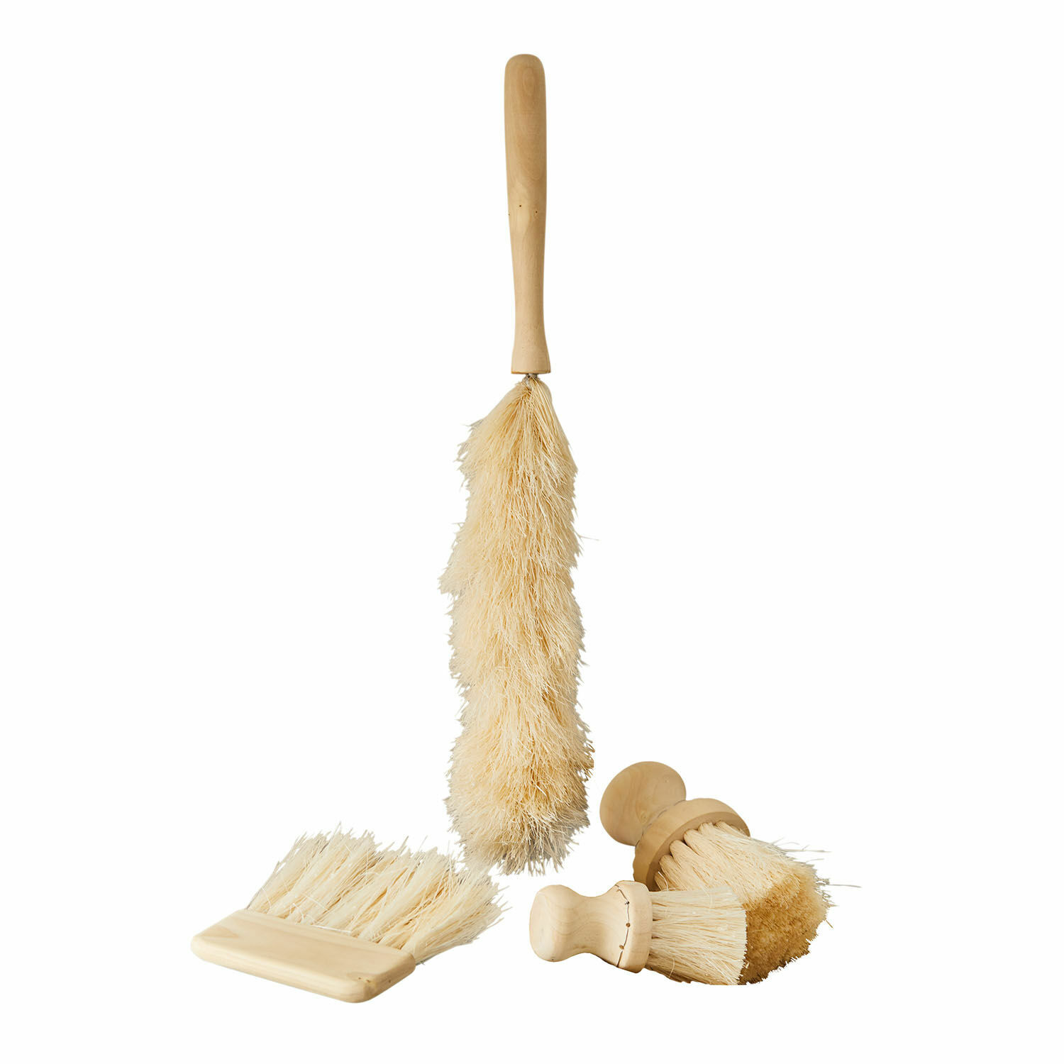 Set di spazzole naturali con manici in legno e setole chiare per la pulizia
