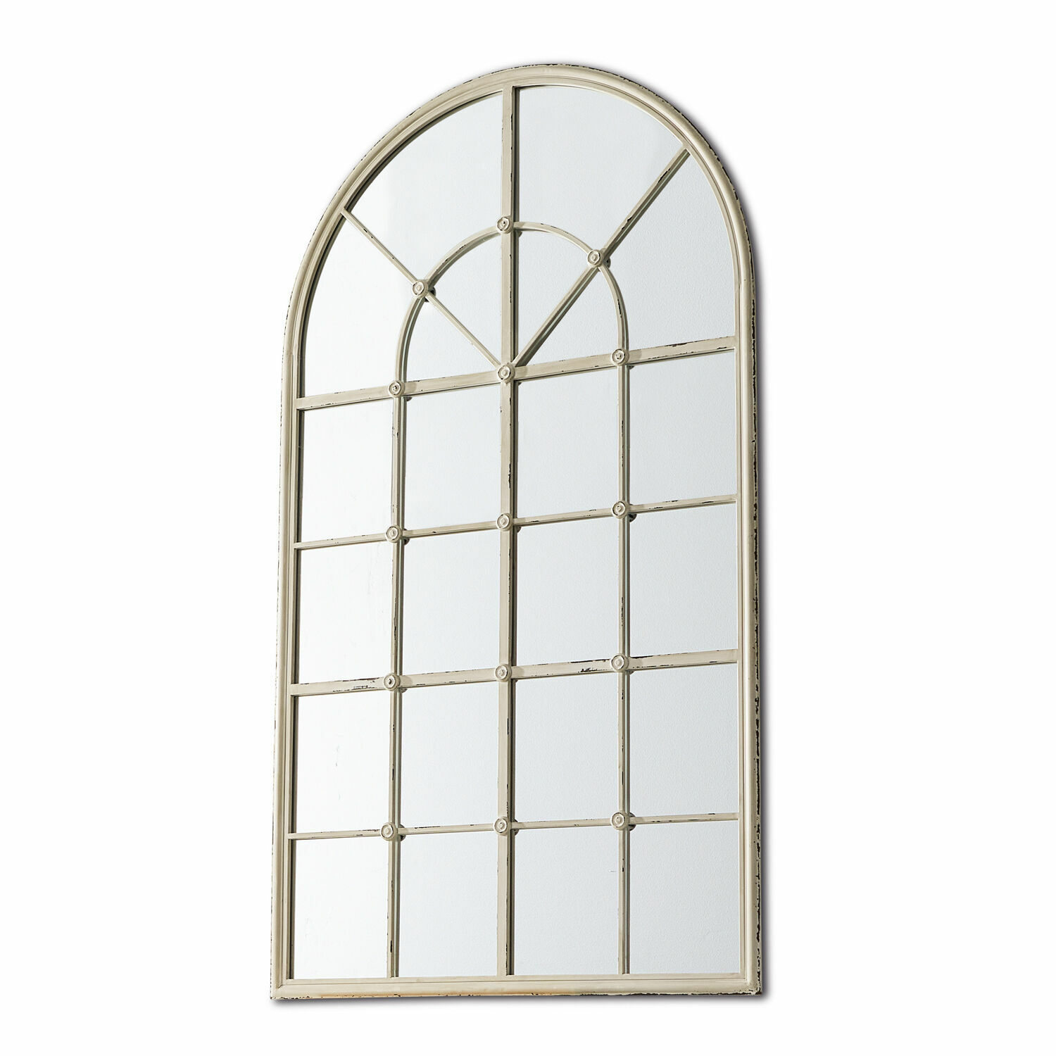 bianco Specchio Basingstoke con cornice metallica bianca e scomparti decorativi in stile industriale