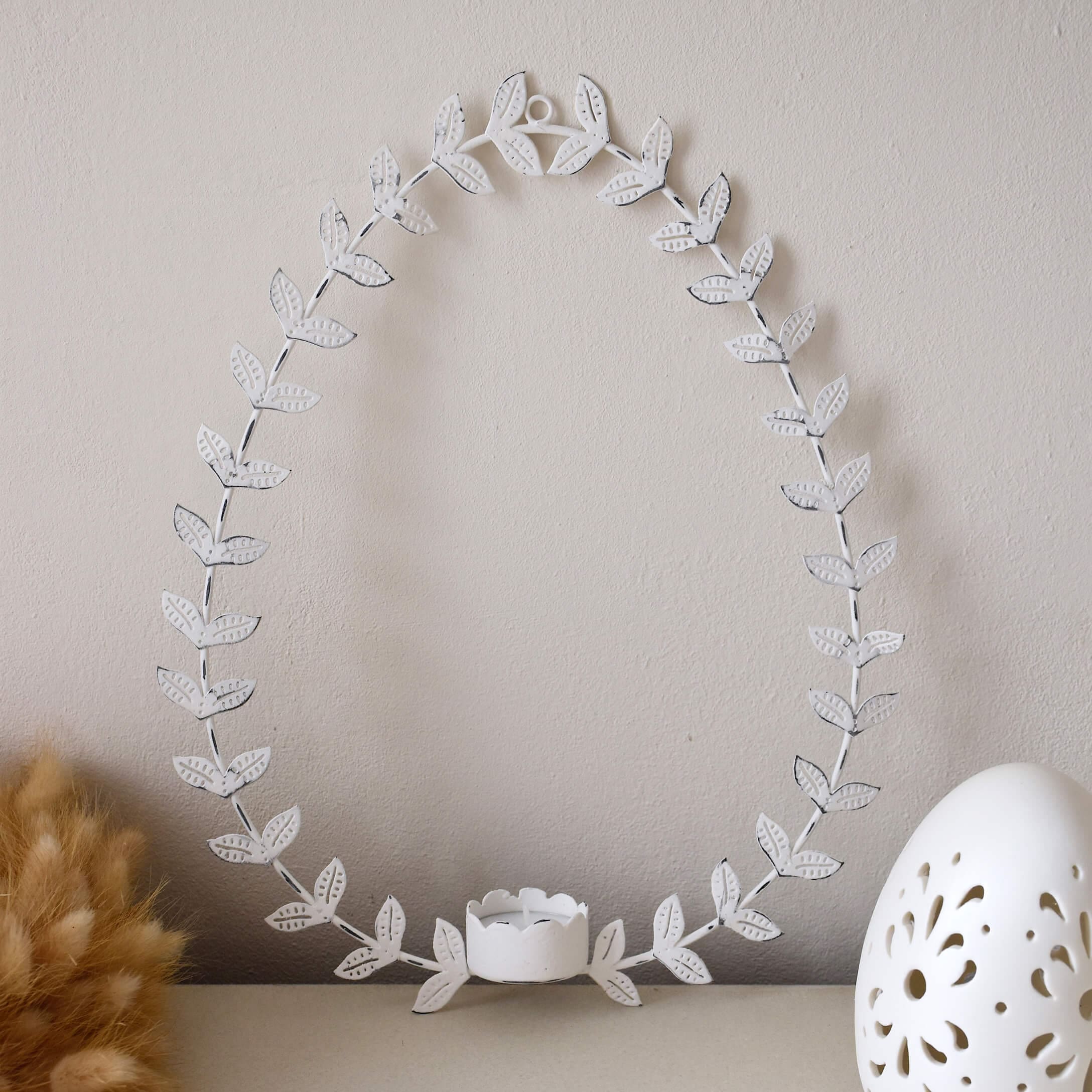 Portacandele in metallo bianco a forma di uovo con foglie, decorazione pasquale per la casa