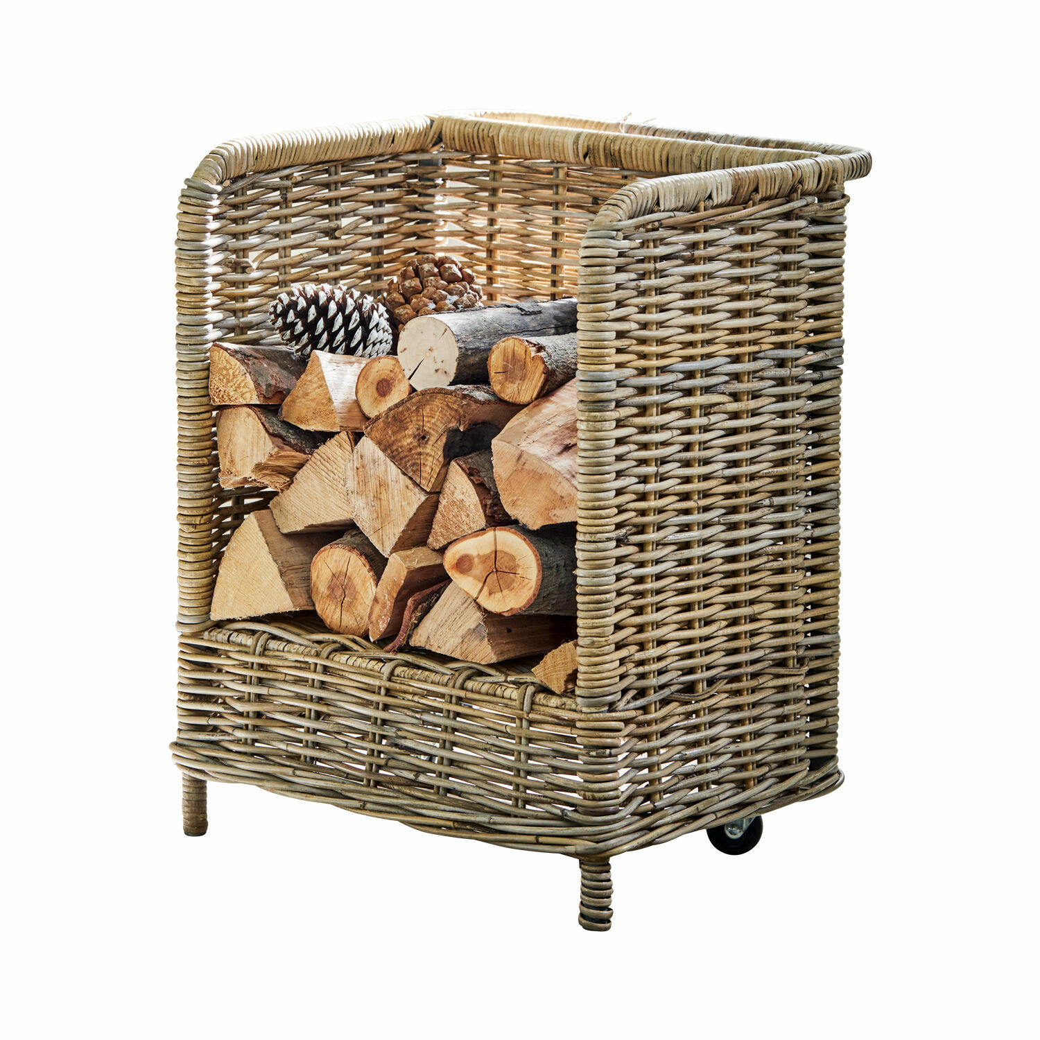 Cesta portalegna Xabier Cesto in rattan naturale con legna e pigne per camino in colore beige