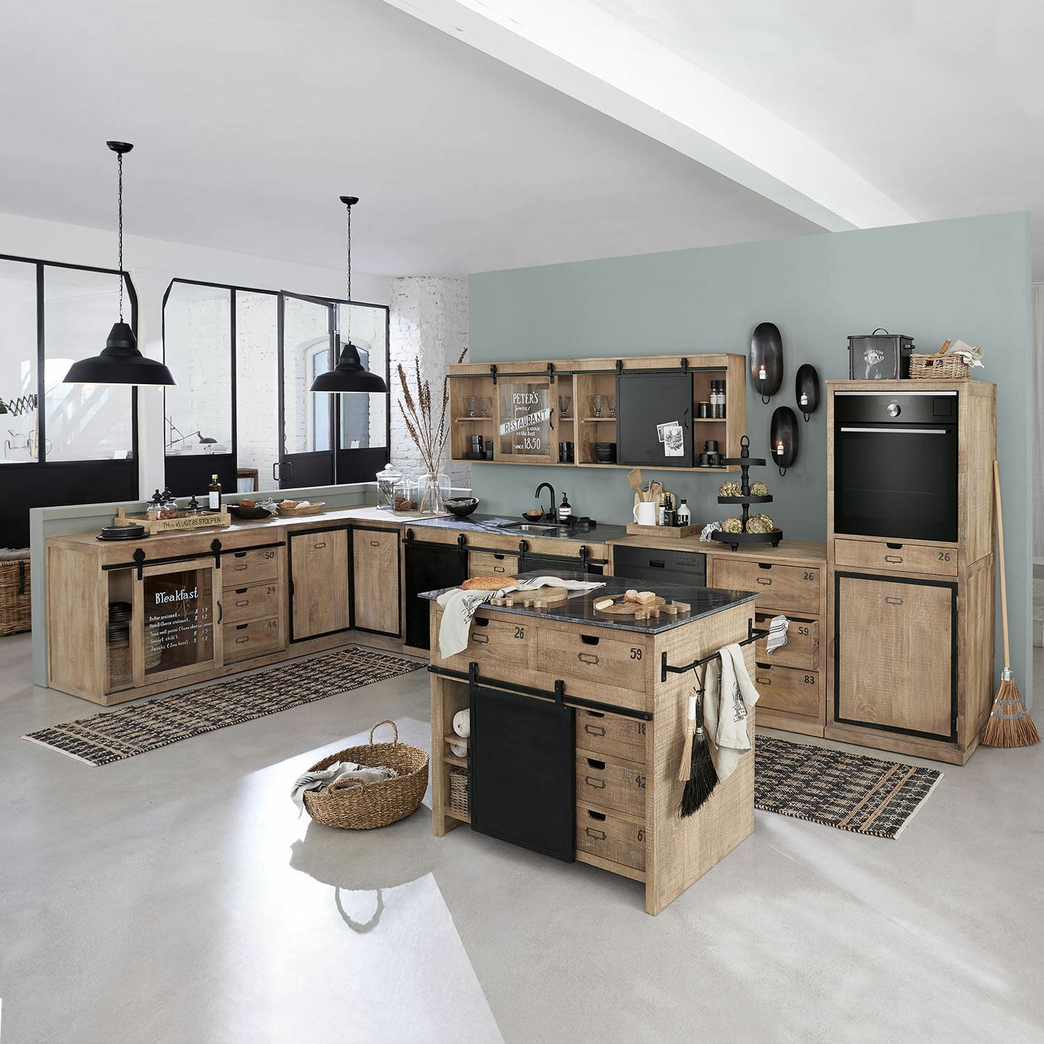 Set di 5 mobili da cucina Oakland Cucina spaziosa con mobili in legno chiaro e dettagli in metallo nero, stile moderno industriale