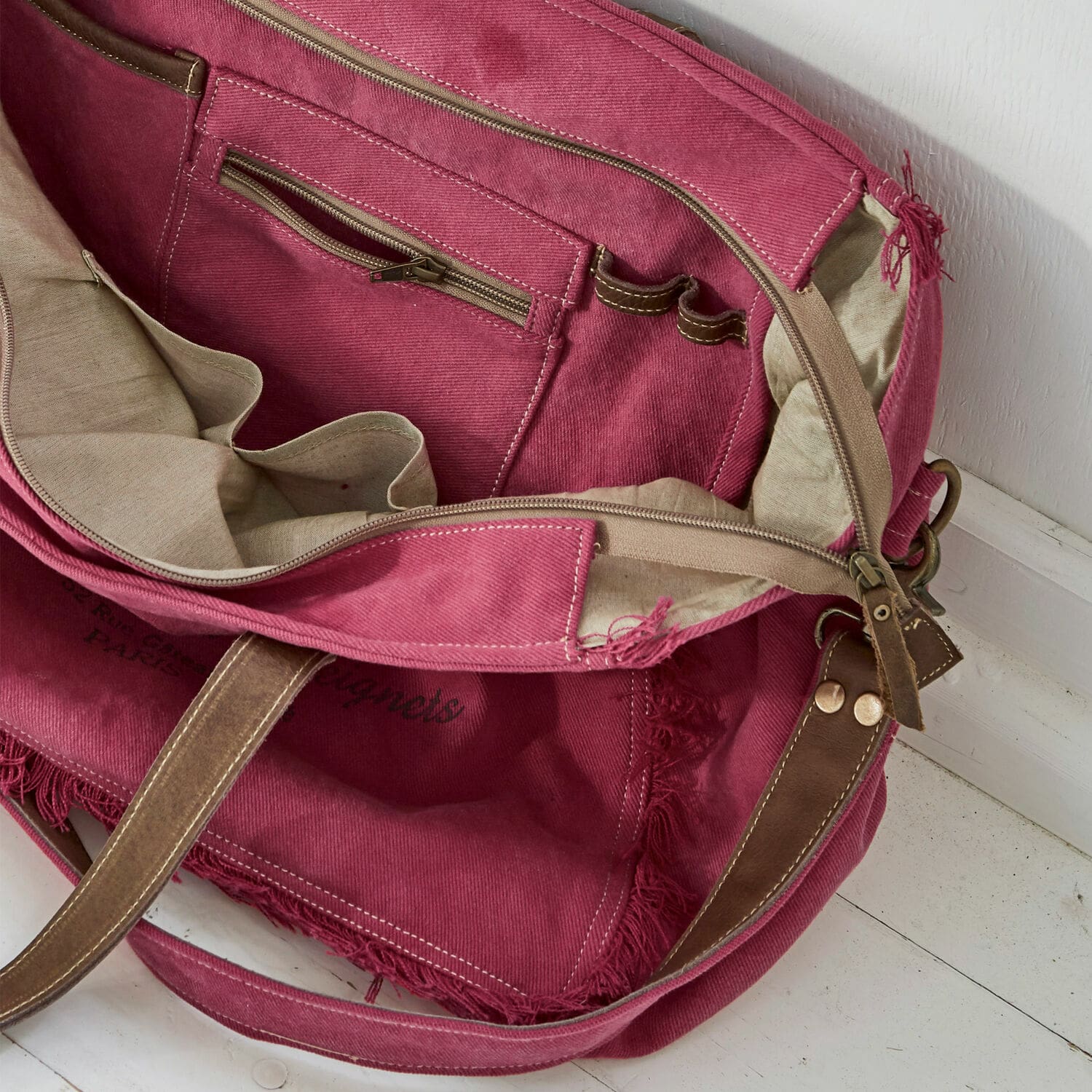 Borsa Anoush