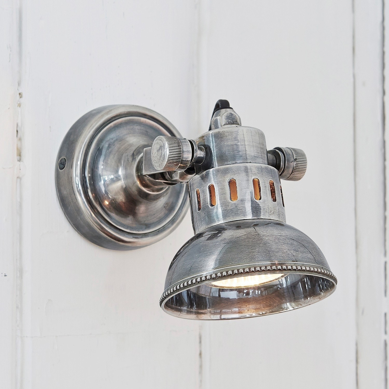 Lampada da parete Rachelle Applique da parete in metallo argento stile vintage per illuminazione decorativa interna