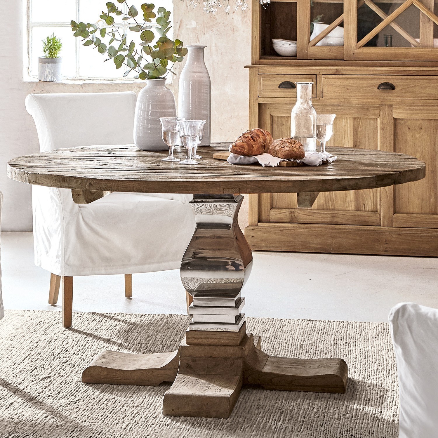 Tavolo Vermilion Tavolo rotondo con piano in legno e base in metallo colore naturale per sala da pranzo