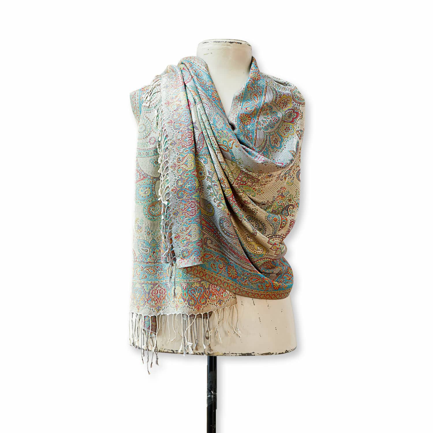 Scialle Hillaby Sciarpa colorata con motivo paisley e frange su manichino, tessuto morbido, accessorio moda