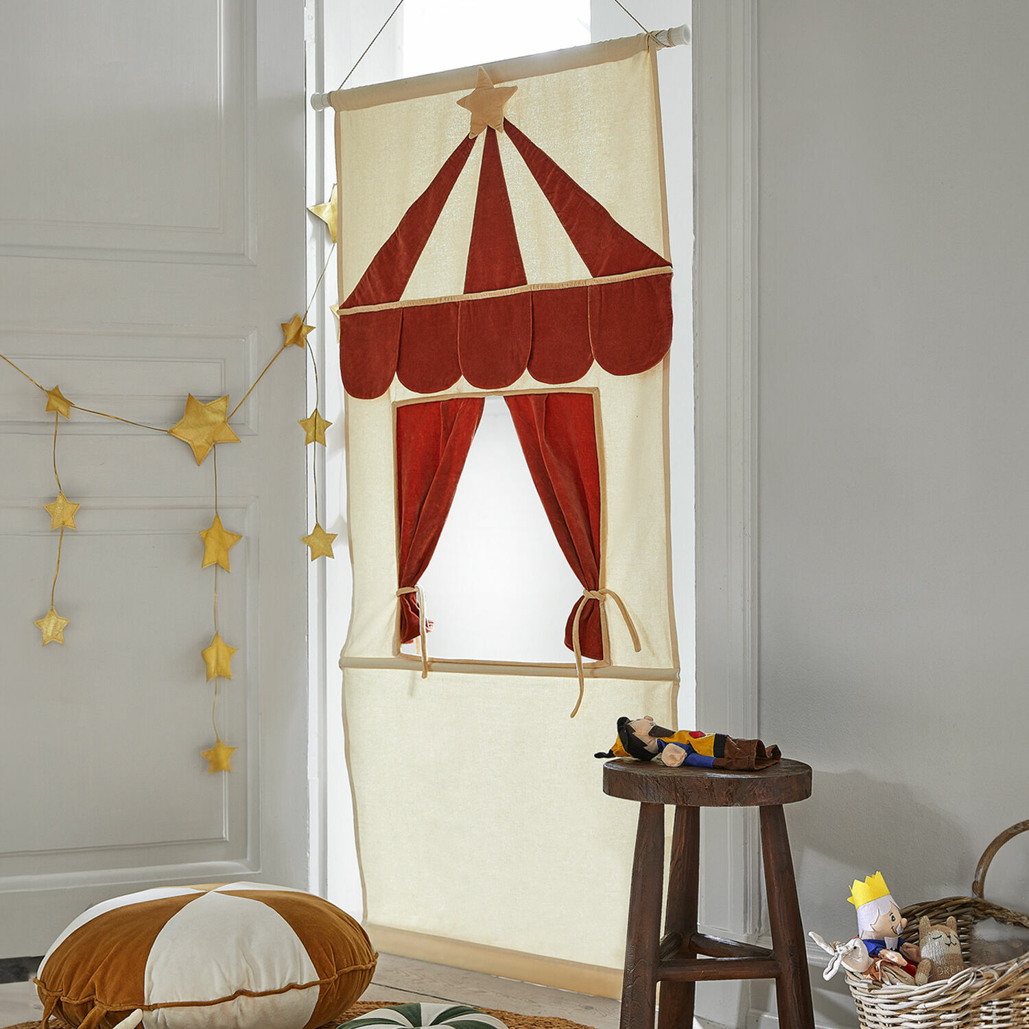 Teatro dei burattini Papillou Tenda beige in cotone con motivo circo rosso, decorazione per cameretta