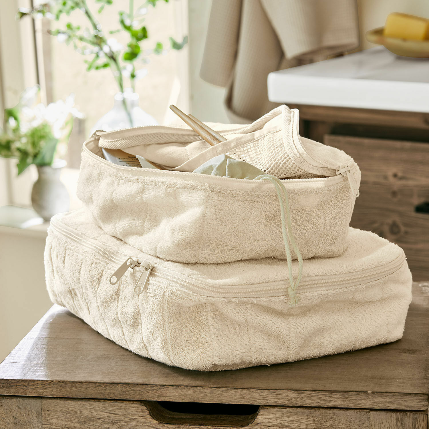 Coppia di astucci portatrucchi Invarel Astuccio beige morbido in tessuto spugna con cerniera per conservazione domestica