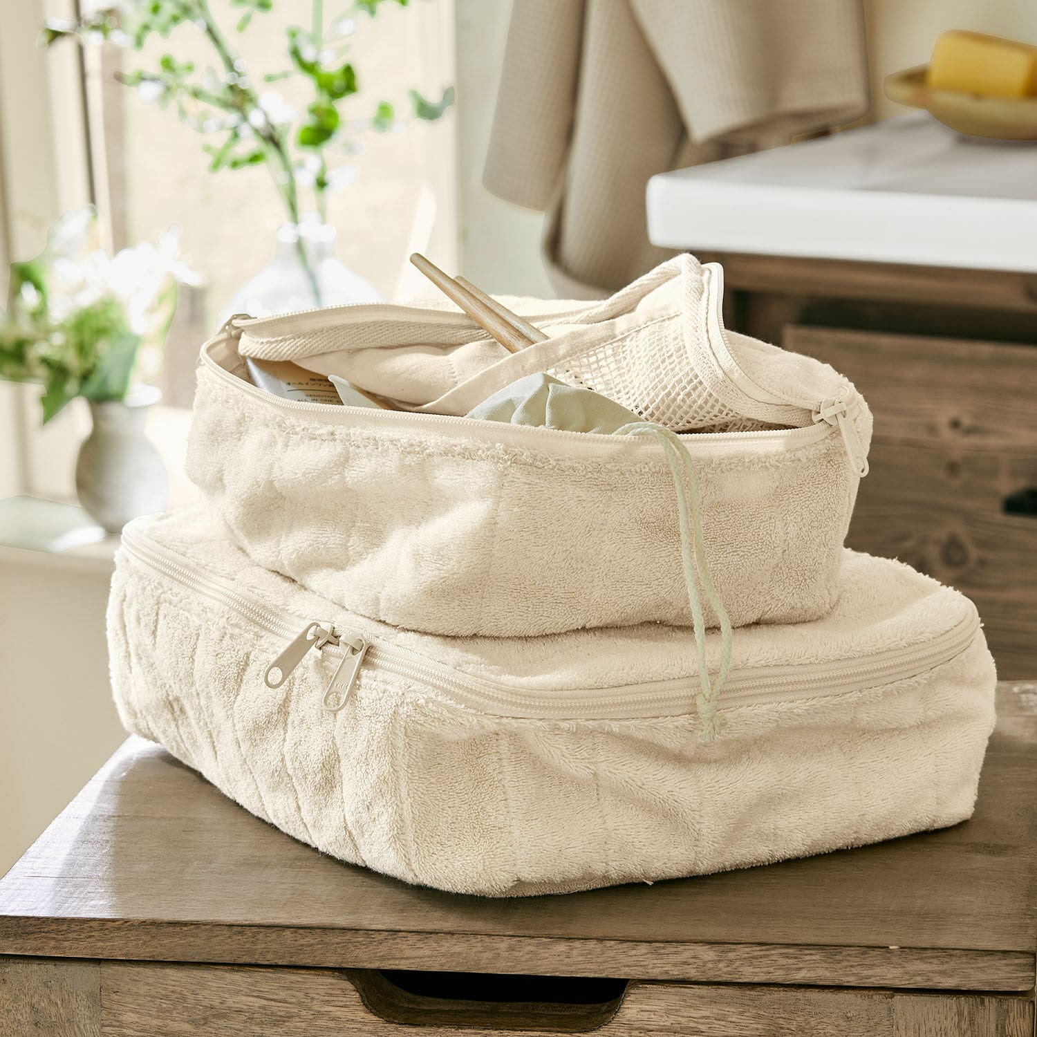 Coppia di astucci portatrucchi Invarel Astuccio beige morbido in tessuto spugna con cerniera per conservazione domestica