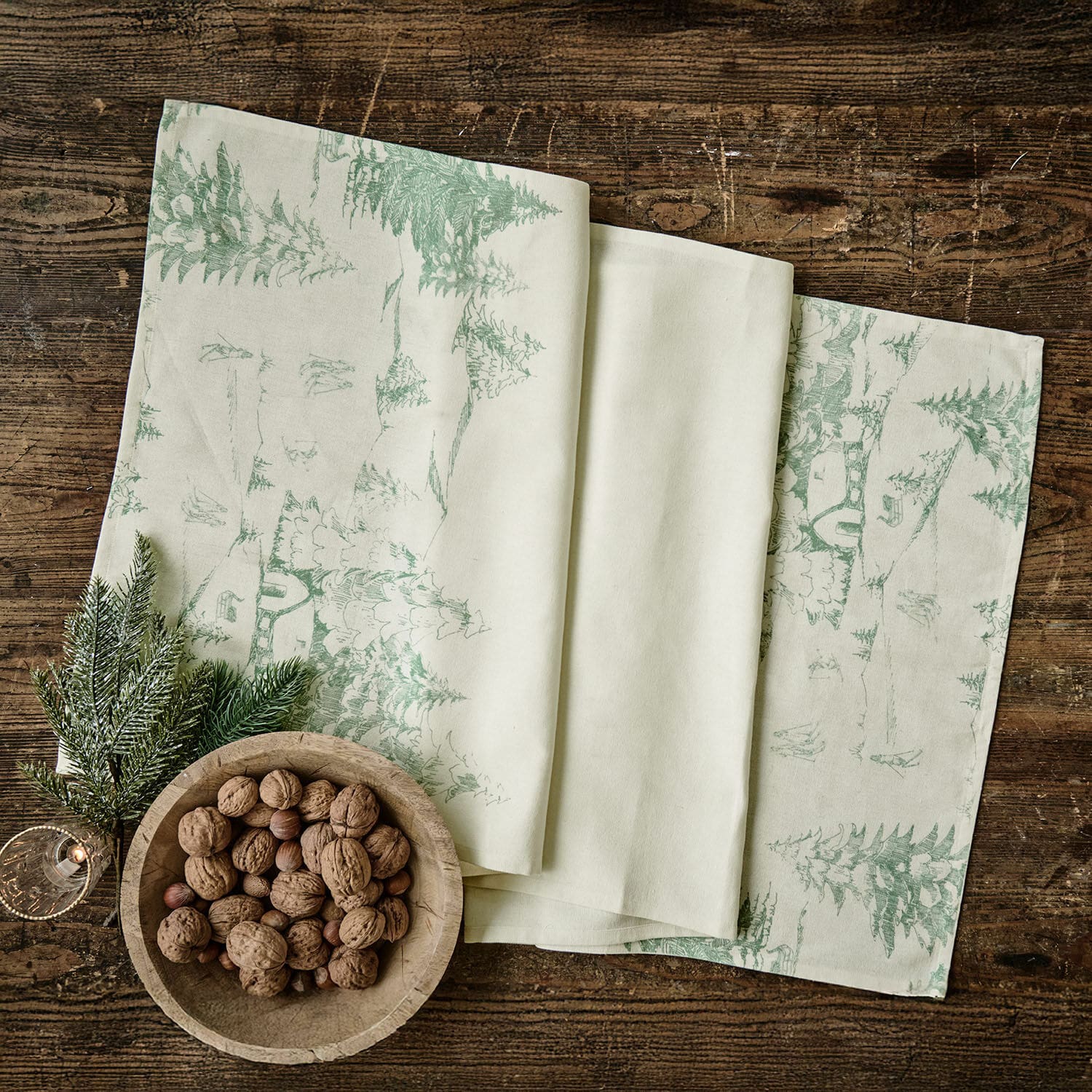 Runner Norathia Tovaglioli in lino color crema con stampa verde di alberi, decorazione rustica per tavola