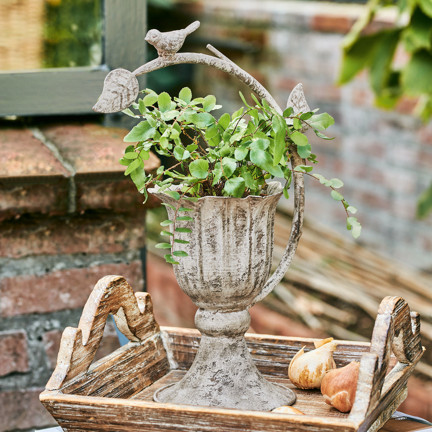 Portavasi Laria Vaso decorativo in metallo grigio stile vintage con uccello e foglie, decorazione da giardino