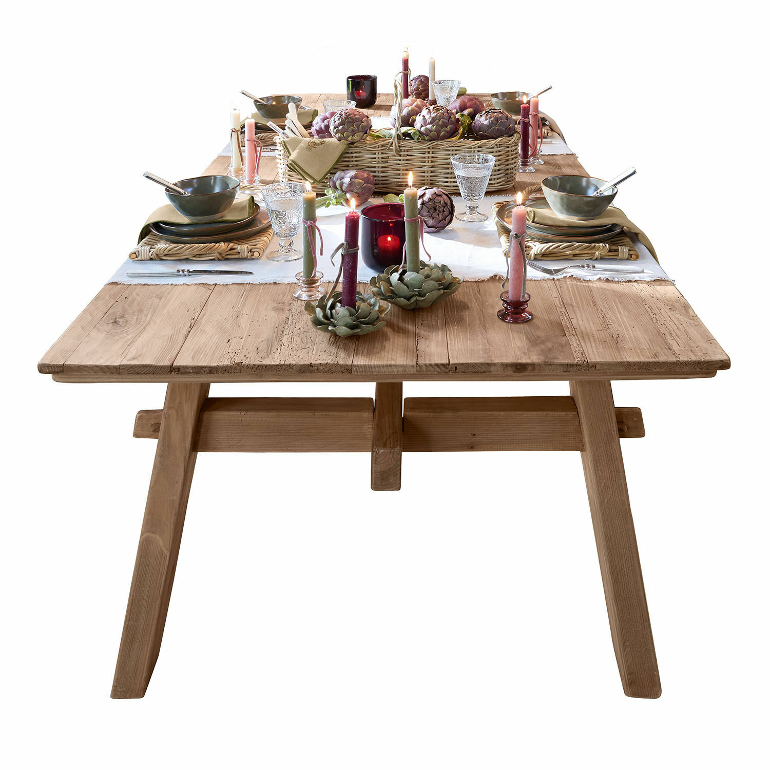 Tavolo da pranzo Wilevor Tavolo da pranzo in legno naturale con finitura rustica, decorato con candele e stoviglie