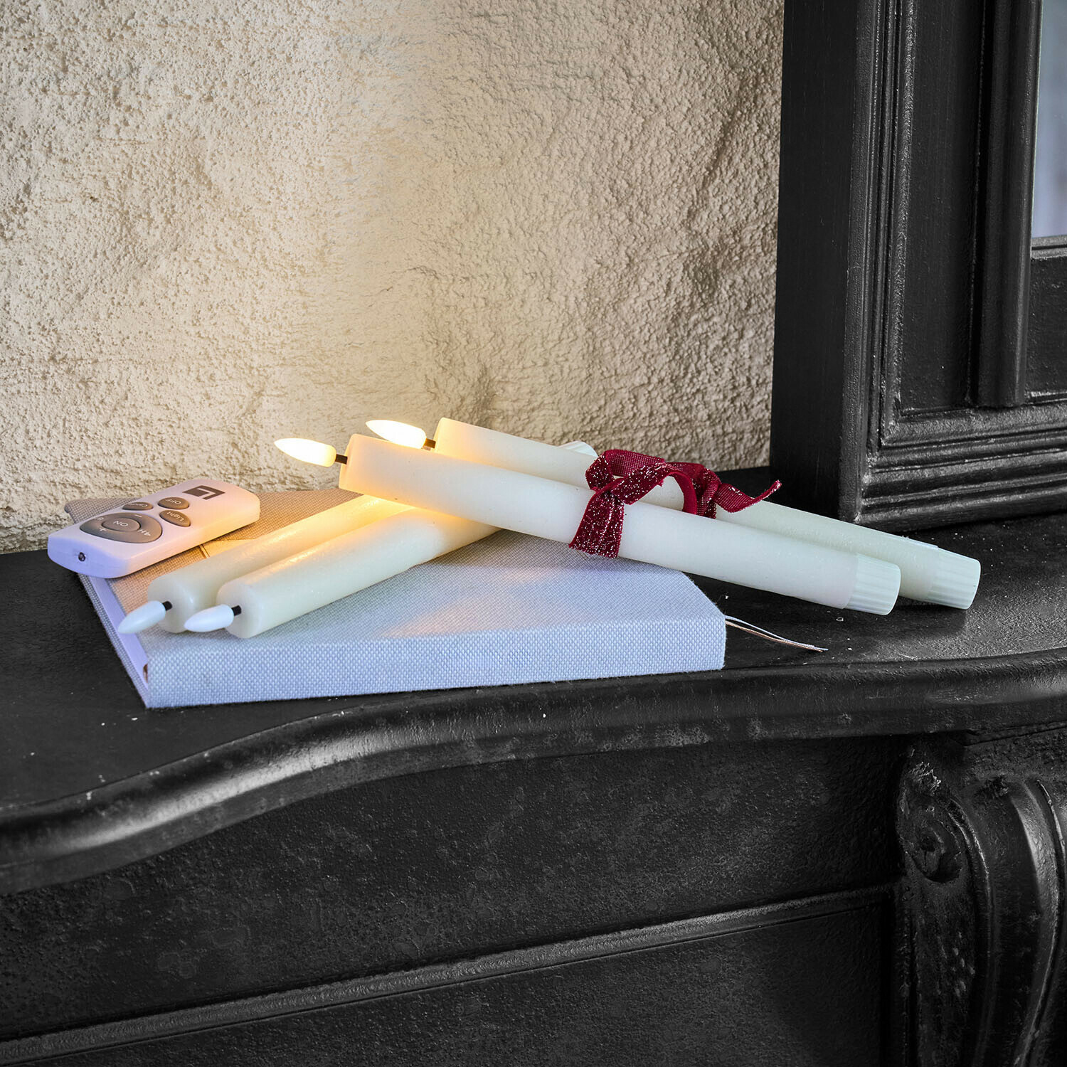 Set di 4 candele lunghe a LED Eldsora Set di 4 candele lunghe a LED Eldsora