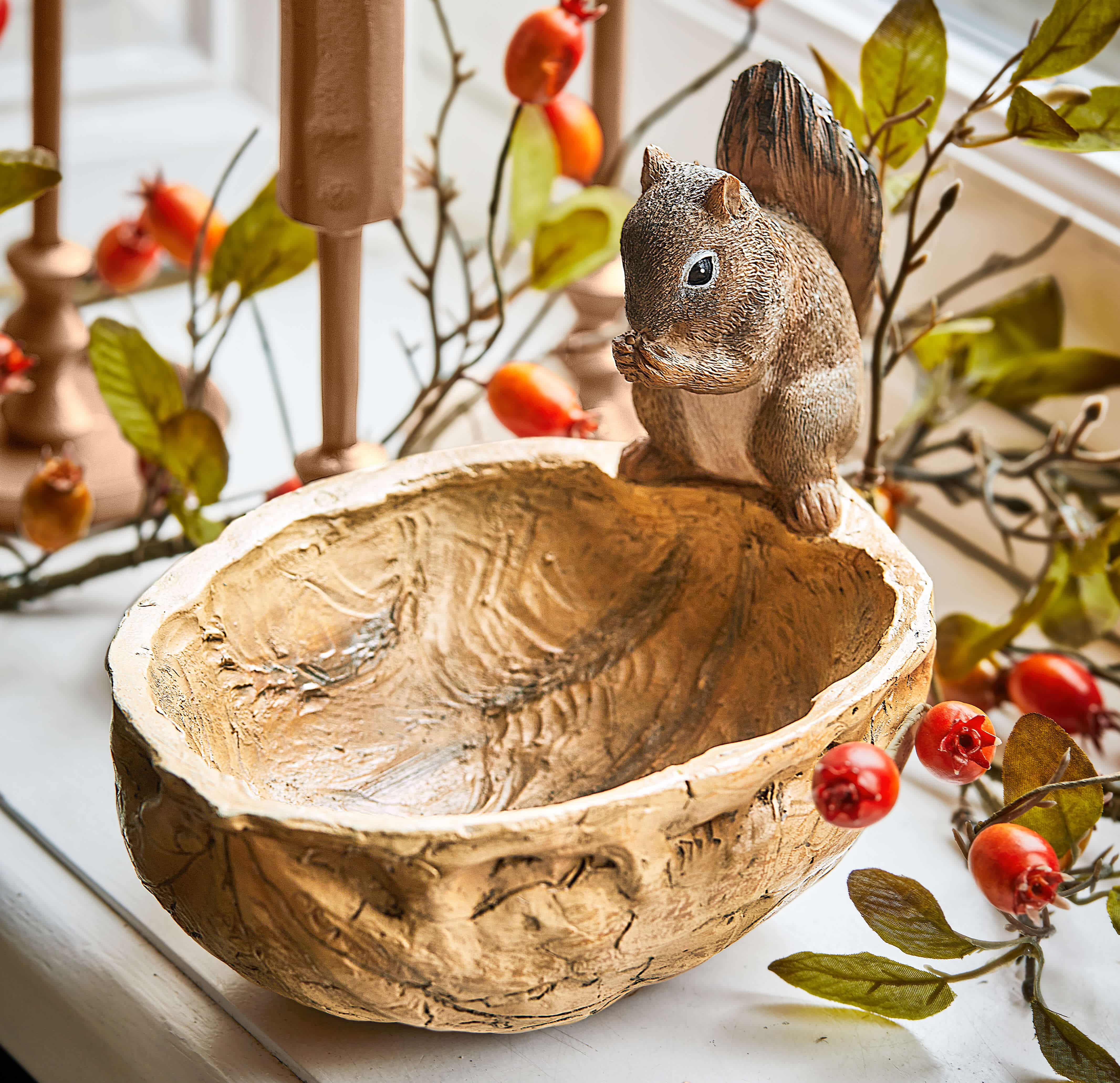 Ciotola decorativa in resina beige con figura di scoiattolo, ornamento autunnale per tavolo