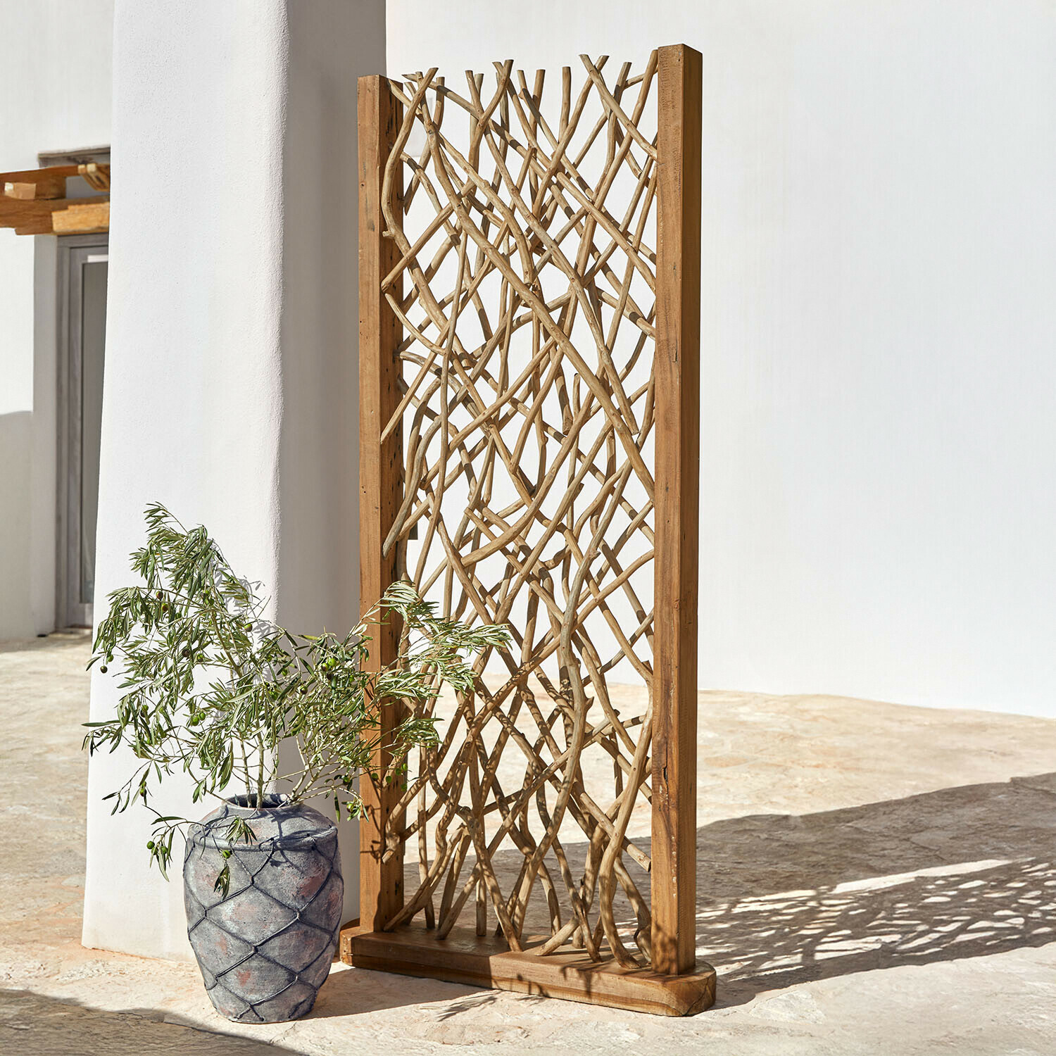 Paravento naturale in legno e rami chiari, decorazione per interni ed esterni