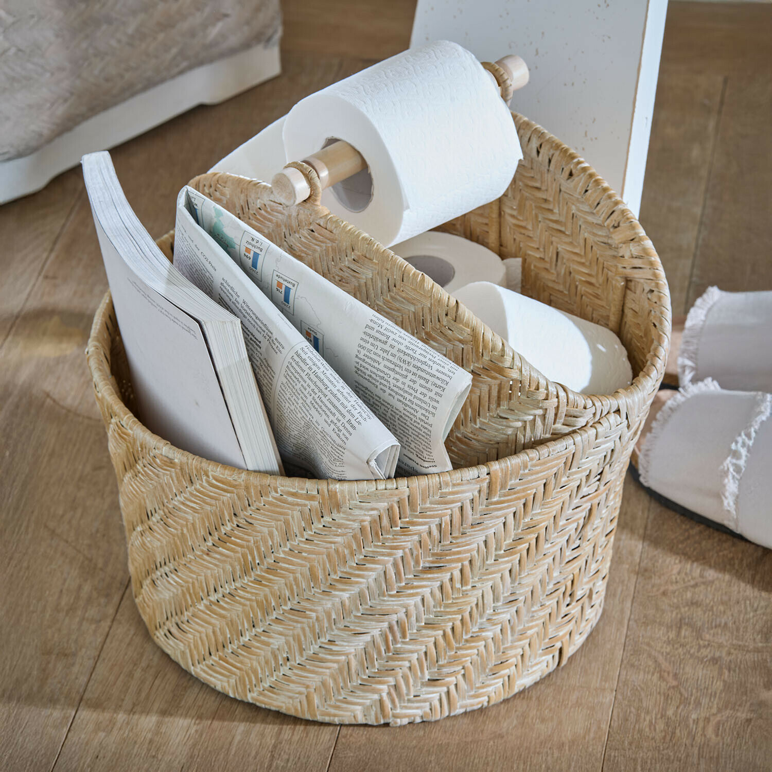 Portarotolo Suarce Cesto in rattan naturale con porta rotolo e spazio per giornali per il bagno