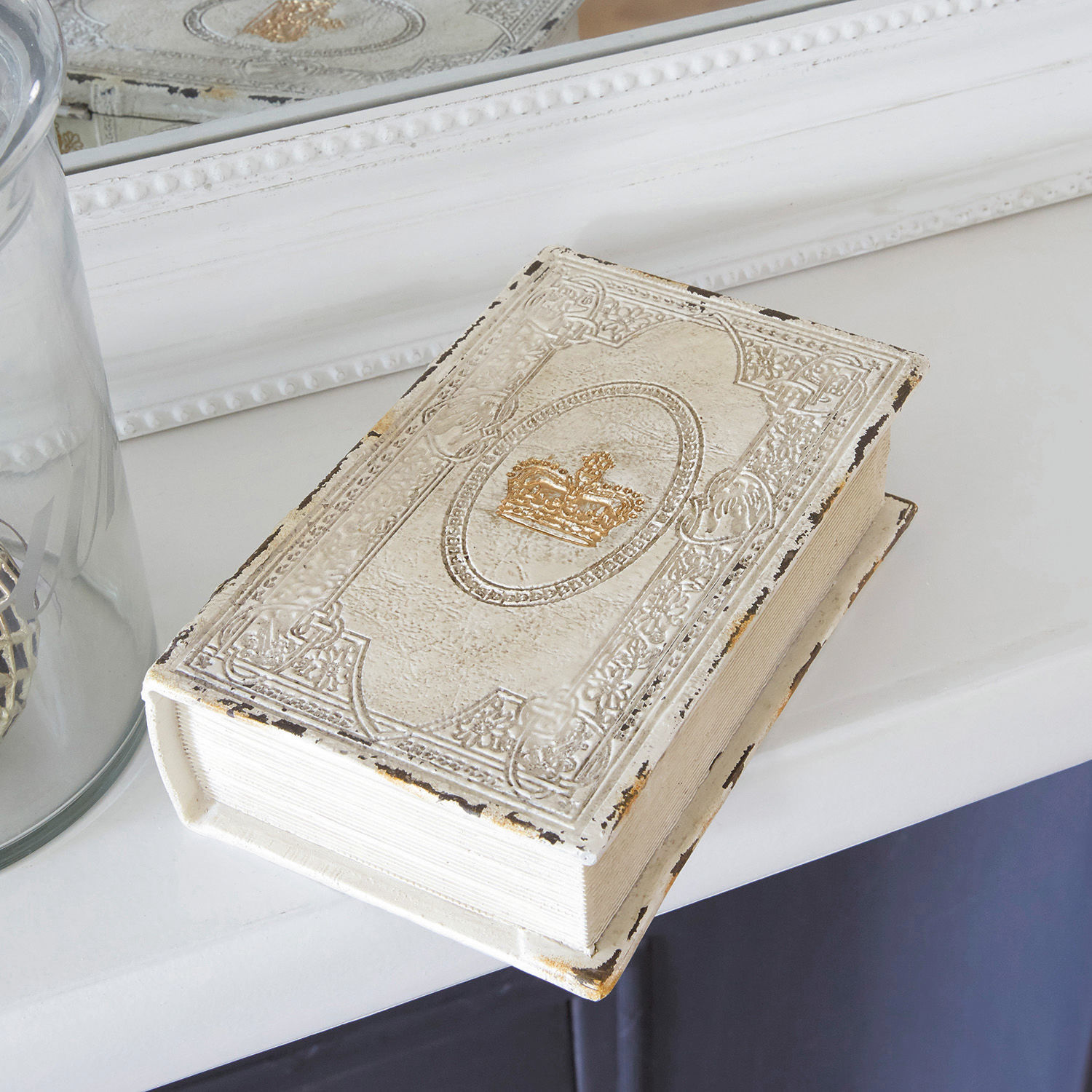 Scrignetto a libro Anglure Scatola decorativa bianca in metallo a forma di libro con corona dorata e finitura antica