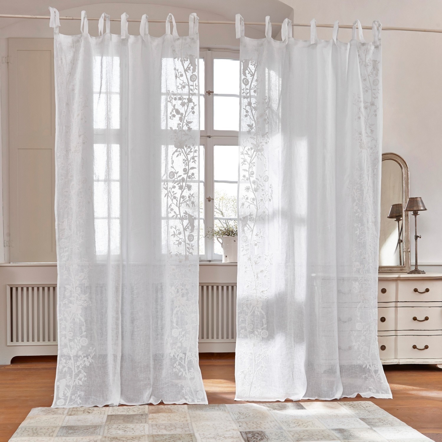 Tenda Douvaine Tende bianche trasparenti con delicato ricamo floreale, decorazione elegante per finestre