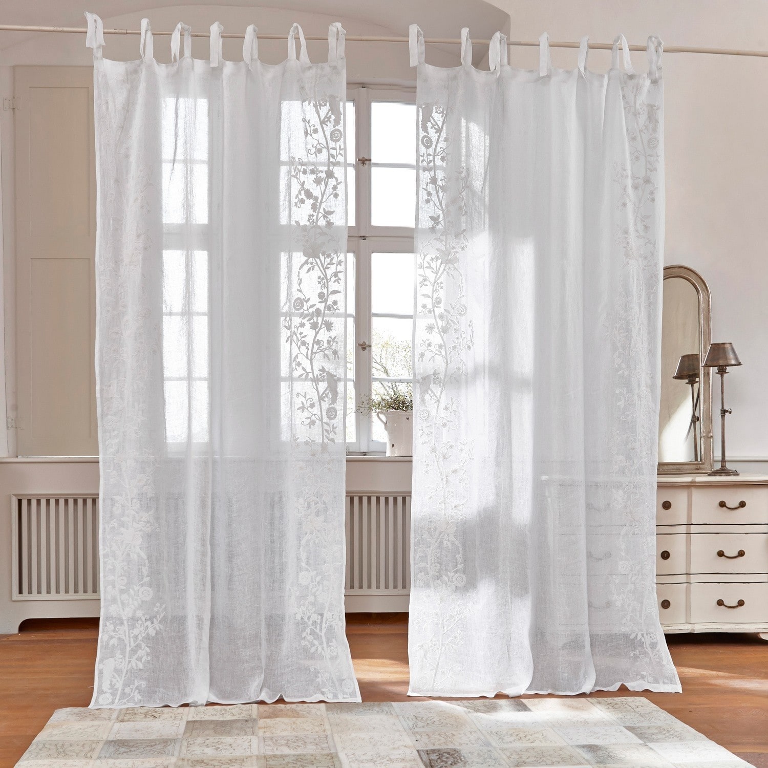 Tenda Douvaine Tende bianche trasparenti con delicato ricamo floreale, decorazione elegante per finestre