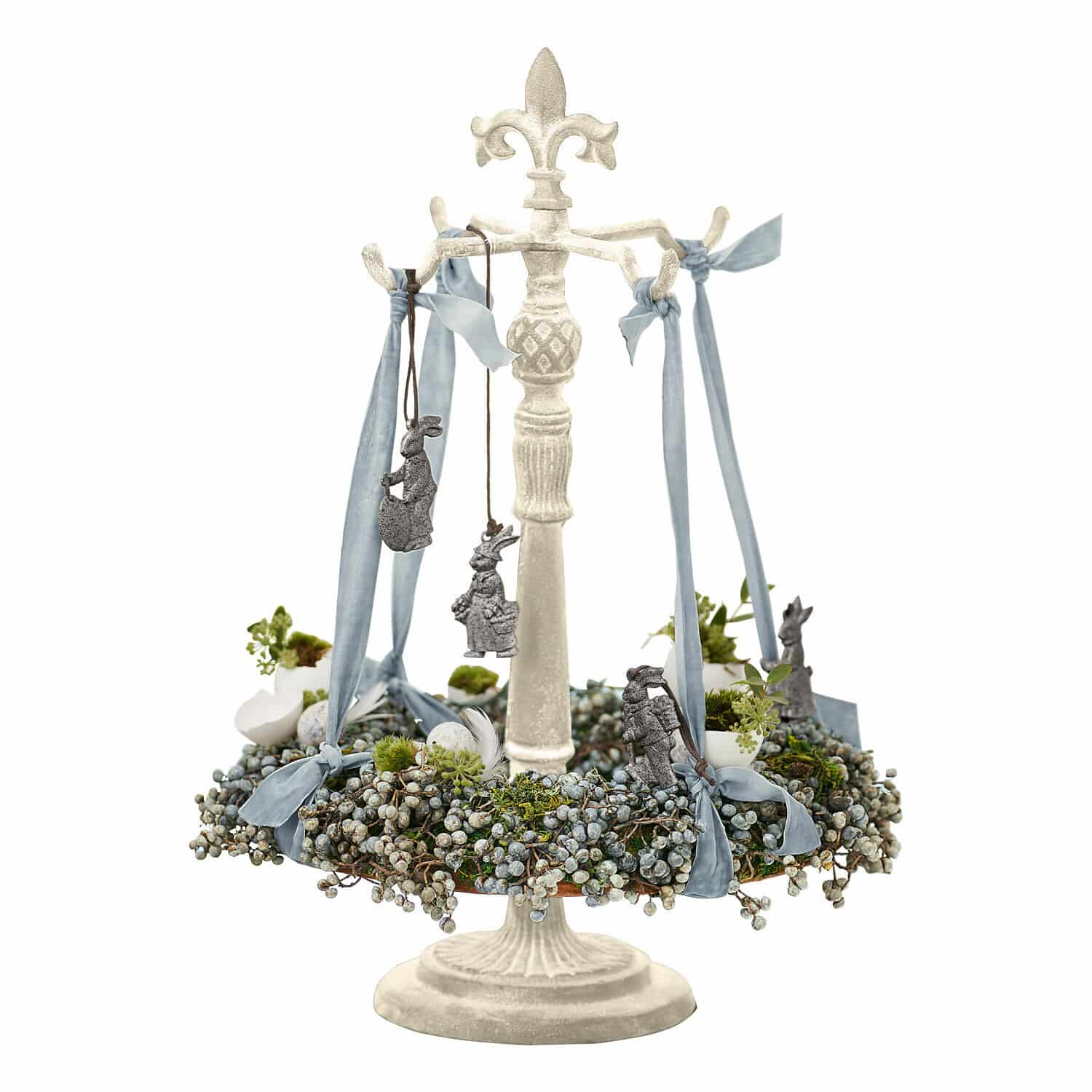 Supporto per ghirlanda natalizia Antwan Supporto decorativo in metallo bianco con nastri blu e decorazioni pendenti a forma di coniglio grigio