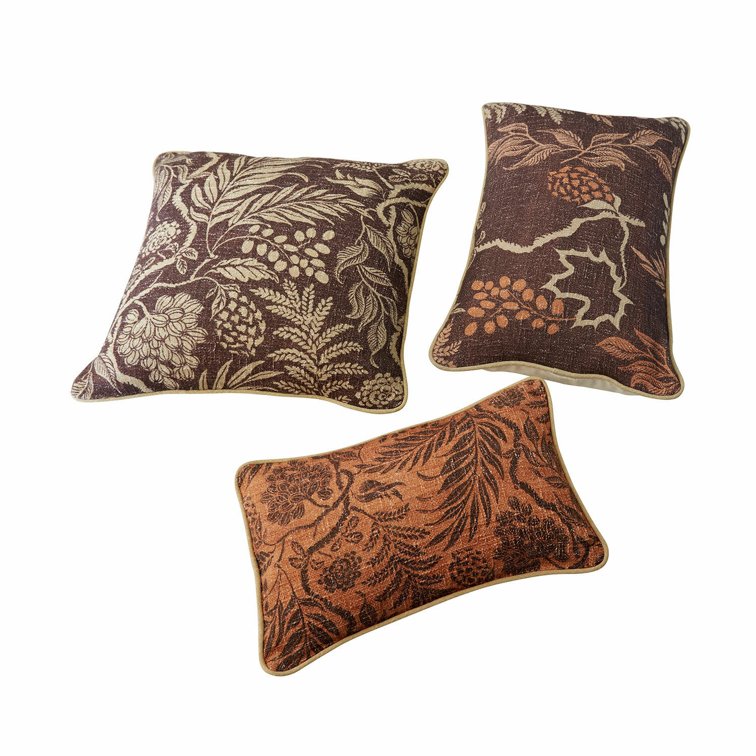 Set di 3 copricuscini Carivelle Set di tre cuscini decorativi con motivo foglie in tonalità marroni e arancioni per soggiorno