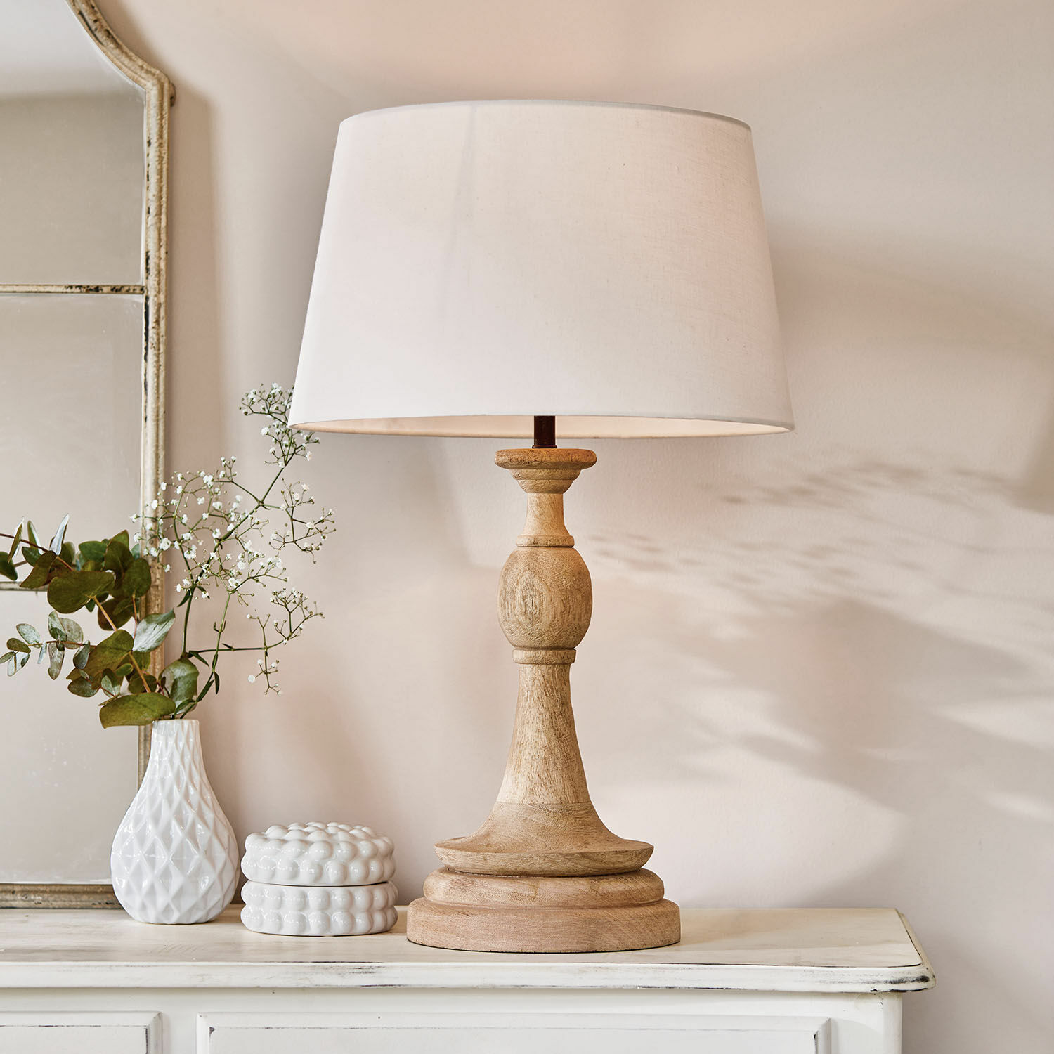 Lampada da tavolo Dardilly Lampada da tavolo con base in legno e paralume bianco, decorazione d'interni, illuminazione soggiorno
