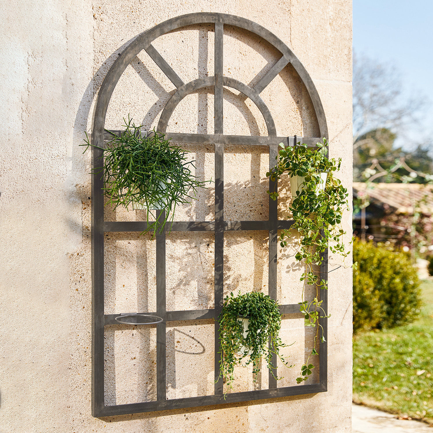 Portavasi da parete Villandor Grigliato da parete in metallo nero con mensole per vasi per decorazioni da giardino