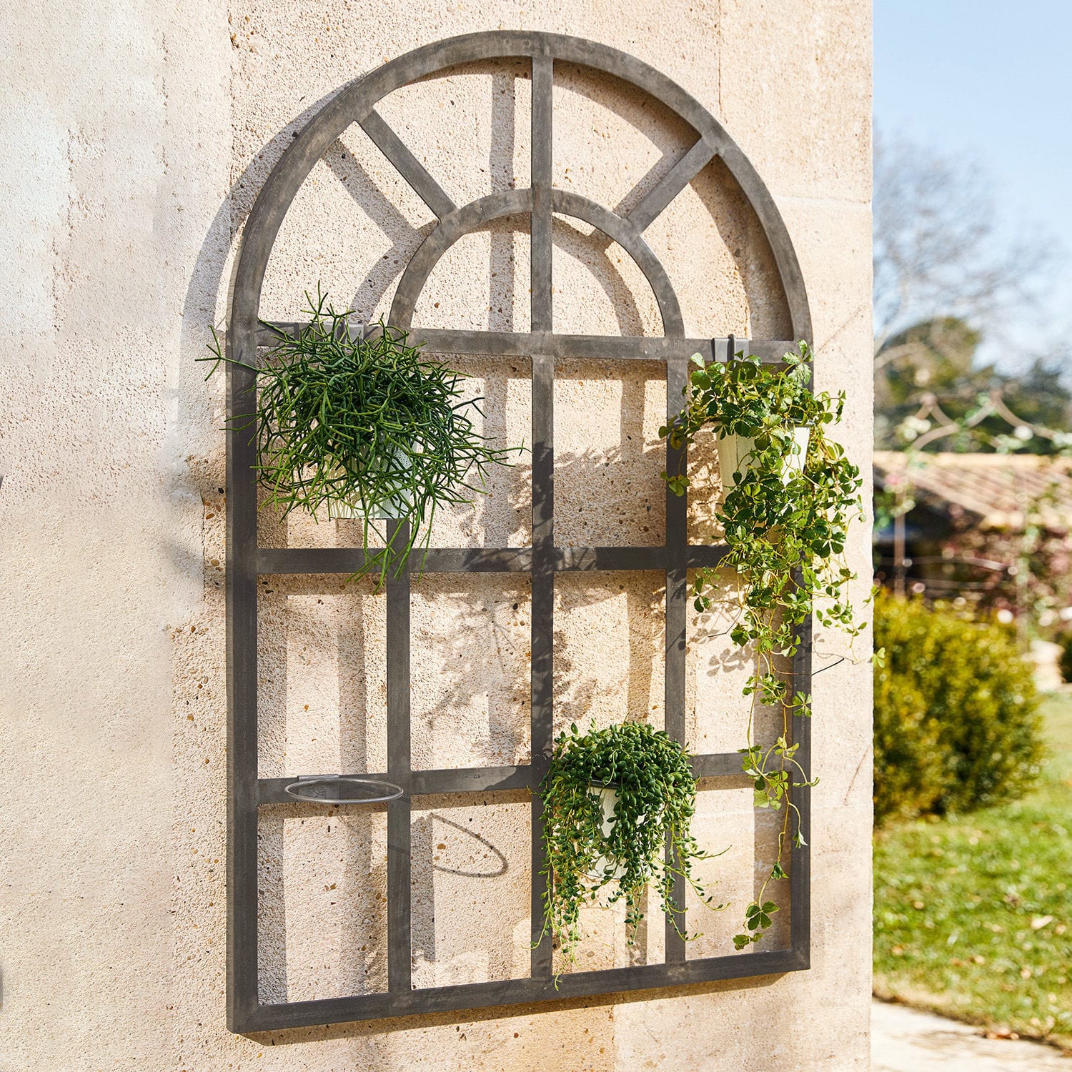 Portavasi da parete Villandor Grigliato da parete in metallo nero con mensole per vasi per decorazioni da giardino