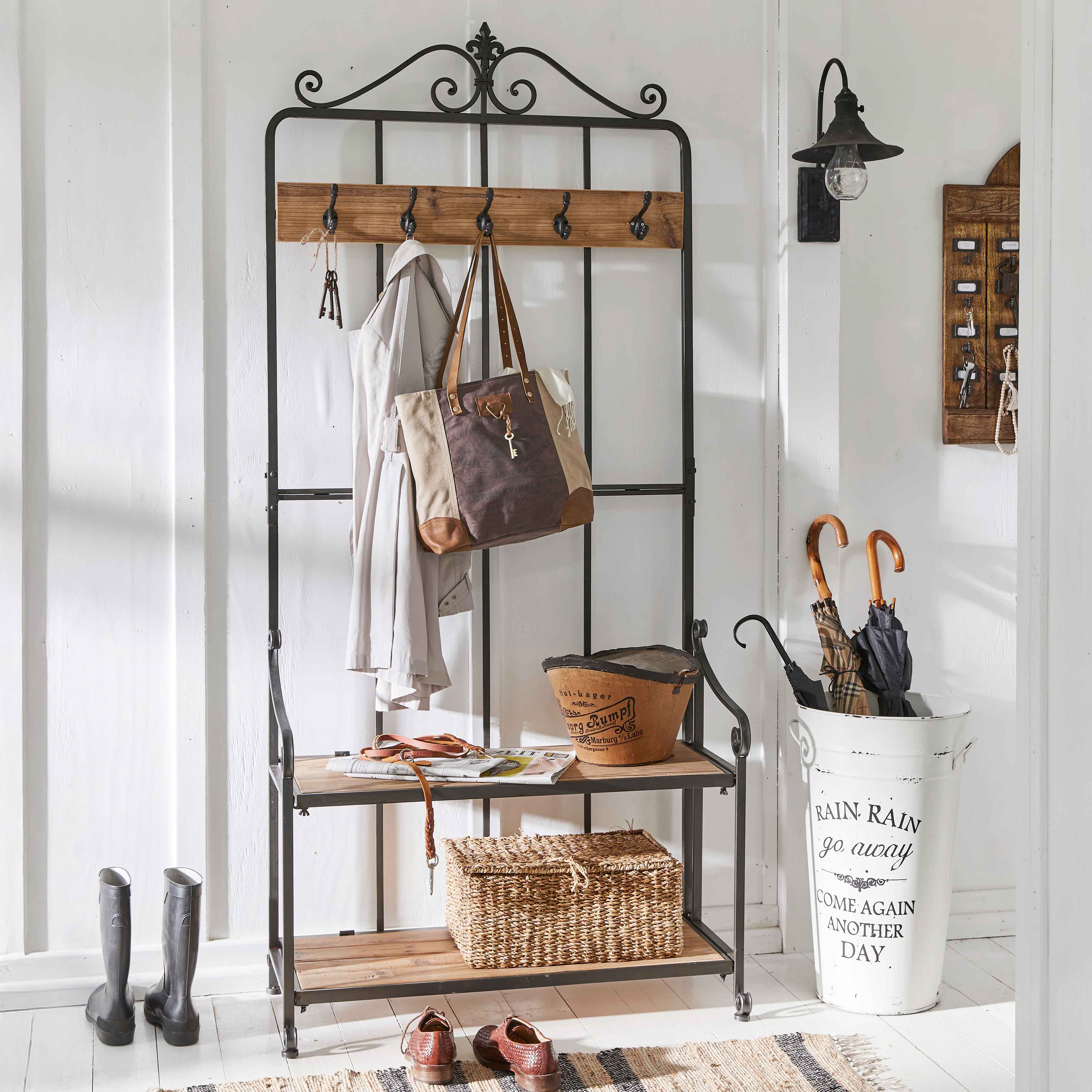 Attaccapanni in metallo con mensola in legno e ganci stile vintage per ingresso con accessori