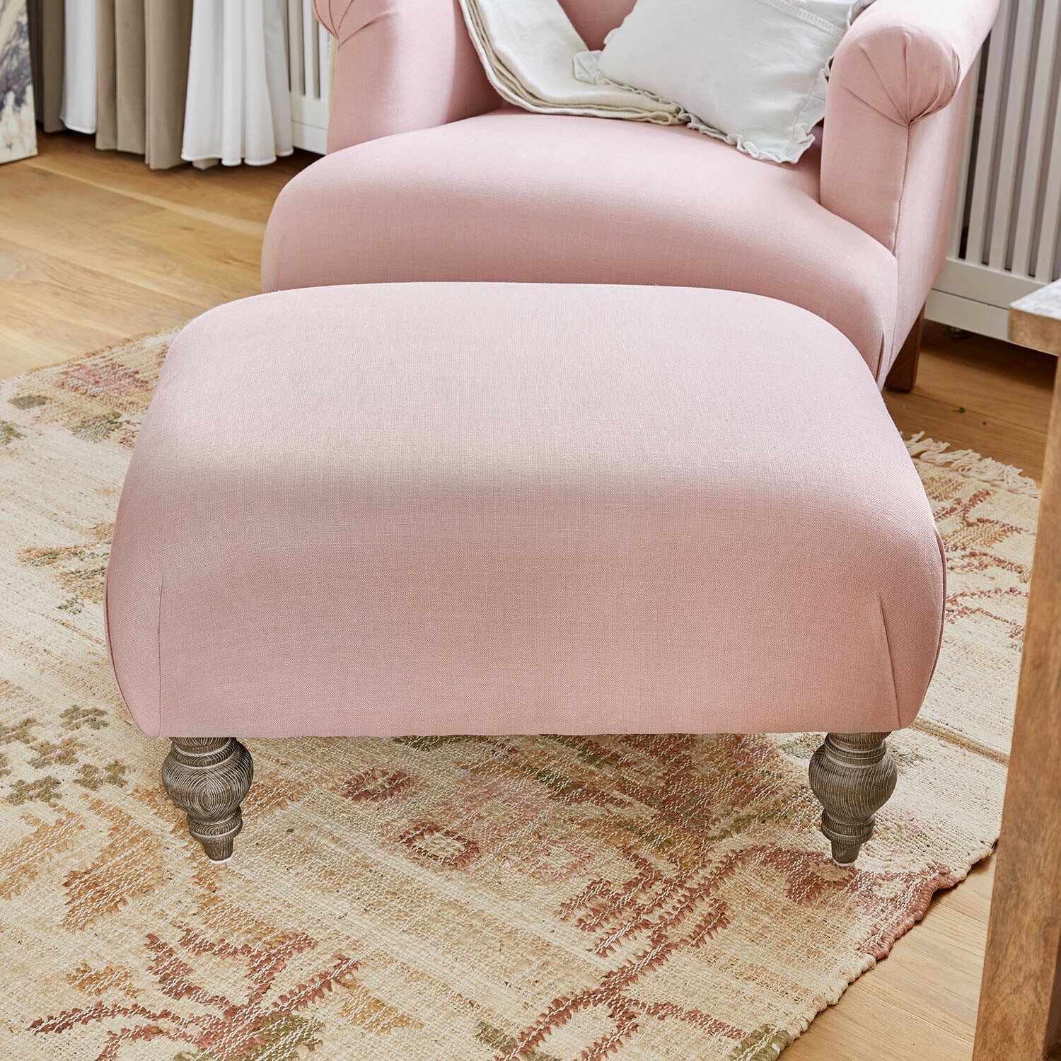 Poltrona con poggiapiedi Rose de Lumière