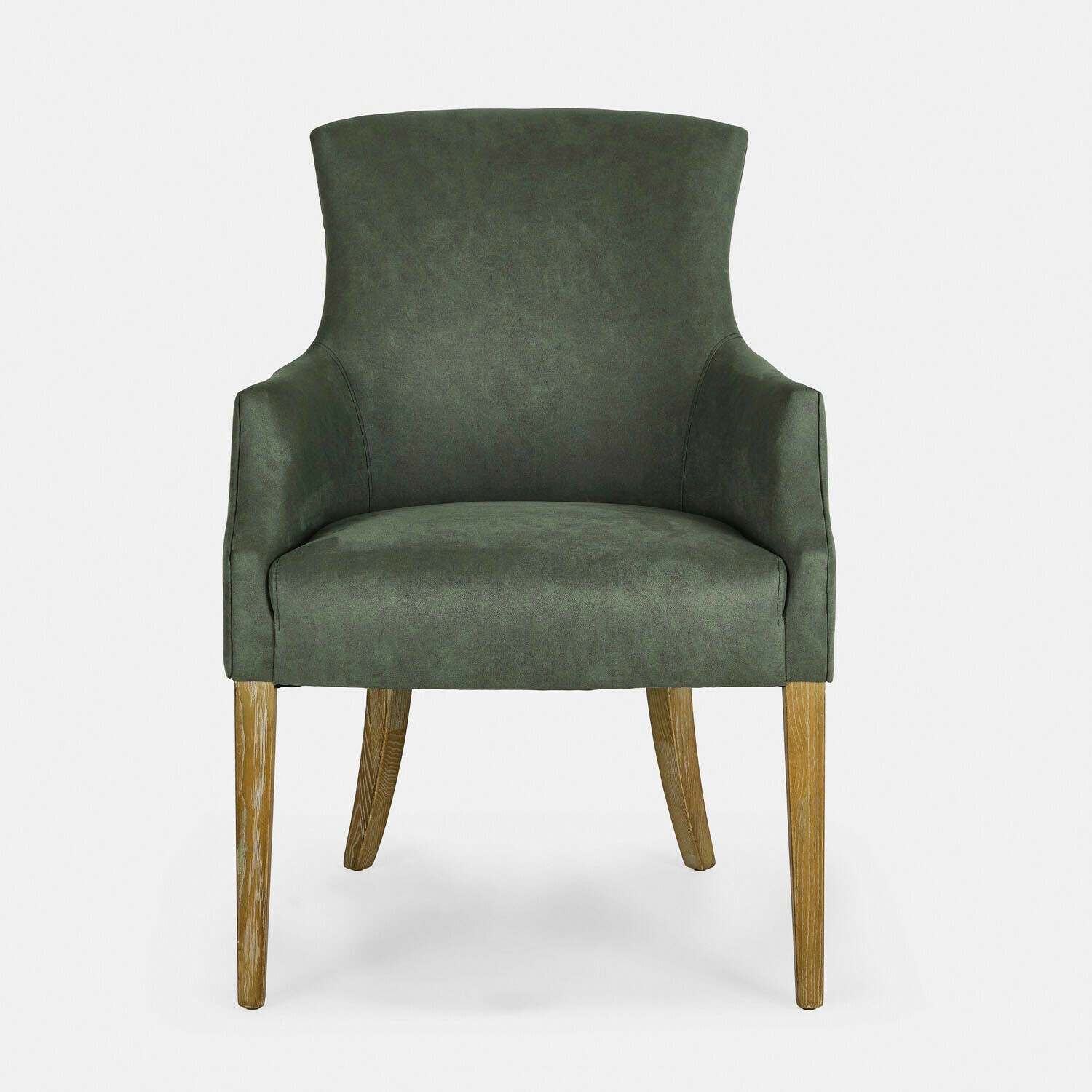 Poltrona Hallmere verde in tessuto morbido con gambe in legno, seduta comoda per soggiorno