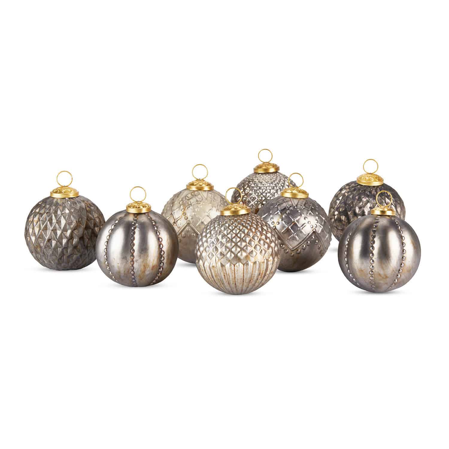 Set di 8 palline natalizie Silverlake Set di otto palline di Natale in metallo argento con ganci dorati decorativi