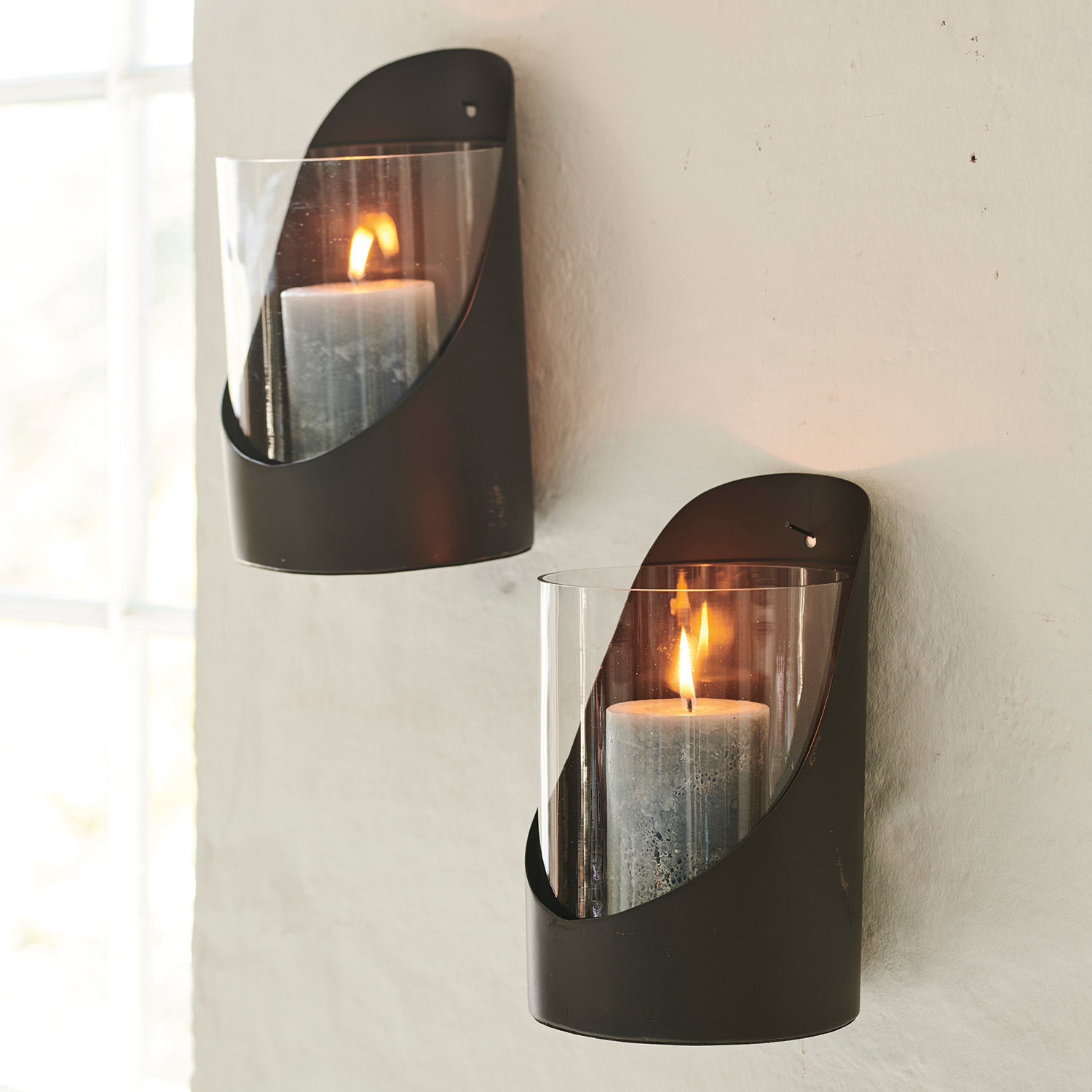Coppia di portacandele Paillon Coppia di applique da parete in metallo nero con vetro trasparente e candele per decorazione interna
