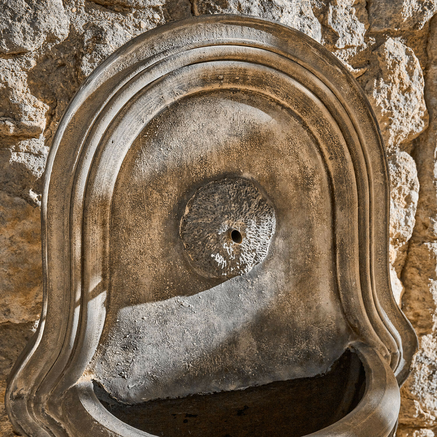 Fontana a muro Veliras