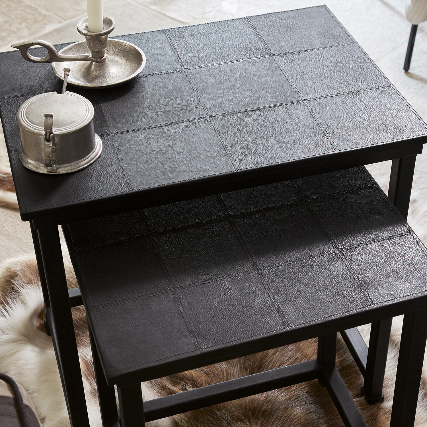 Coppia di tavolini di complemento Blackville