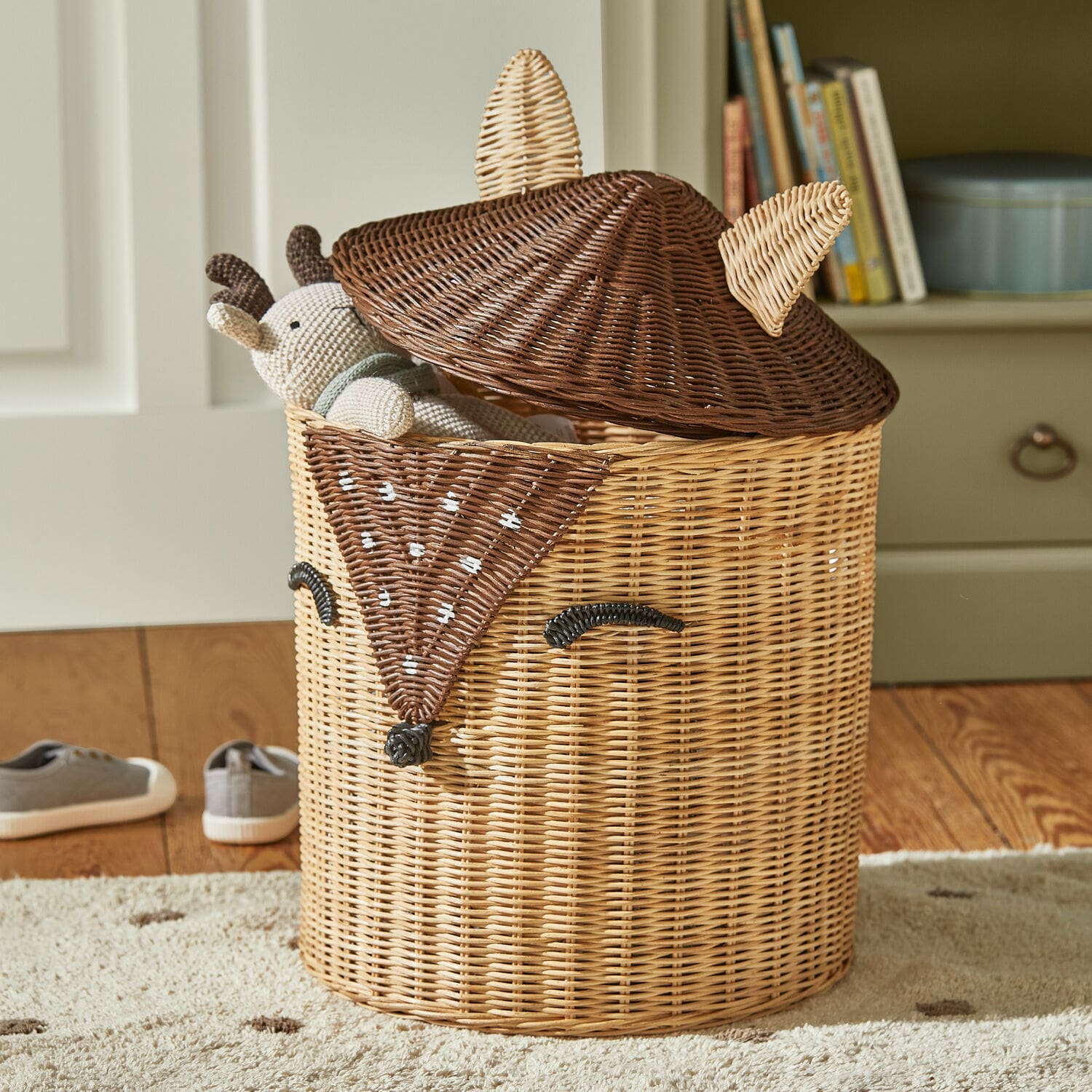 Cesto Irélise Cesto in rattan a forma di volpe in tonalità marroni naturali con giocattolo all'interno, contenitore