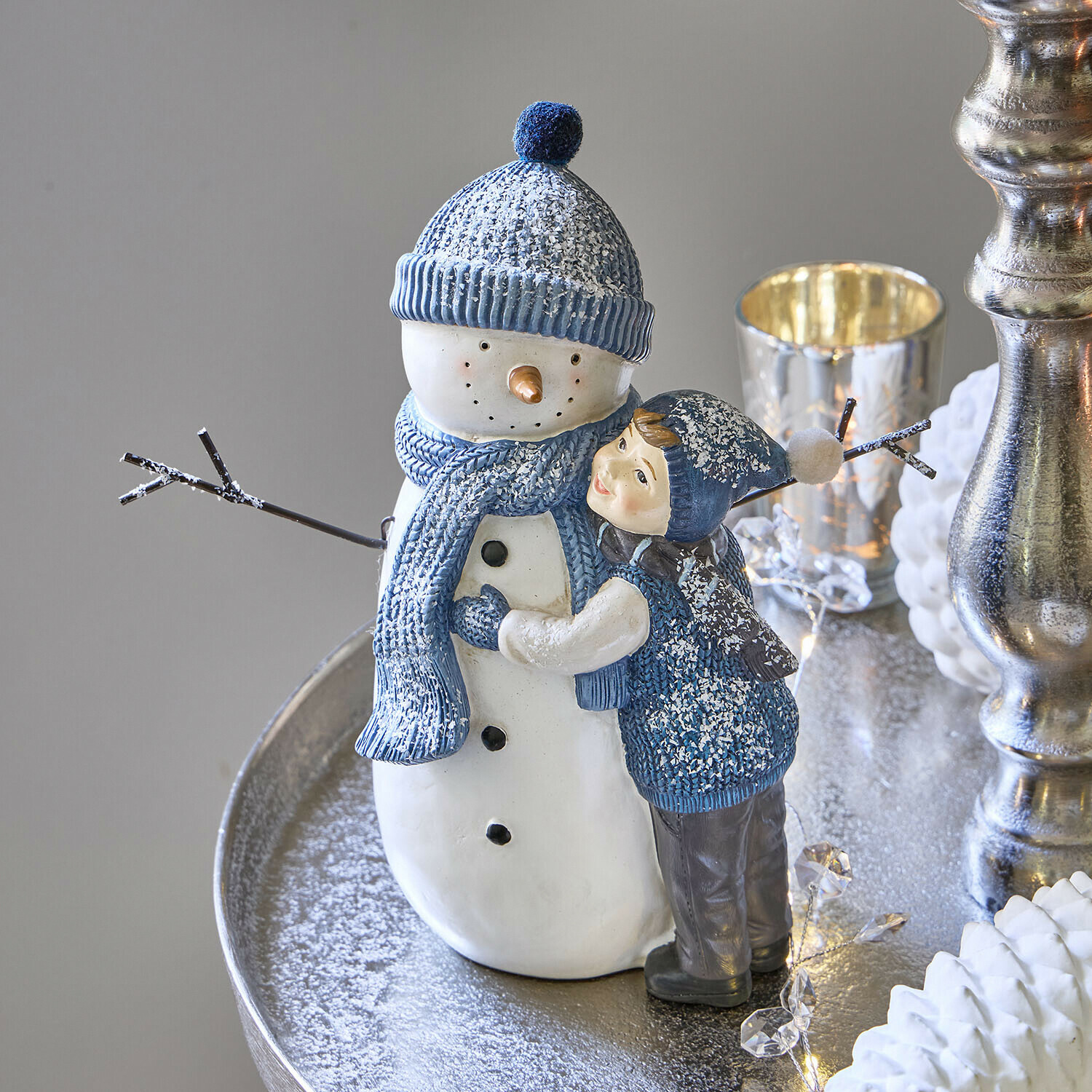 Pupazzo di neve decorativo con bambino Tedvik Pupazzo di neve decorativo con bambino Tedvik