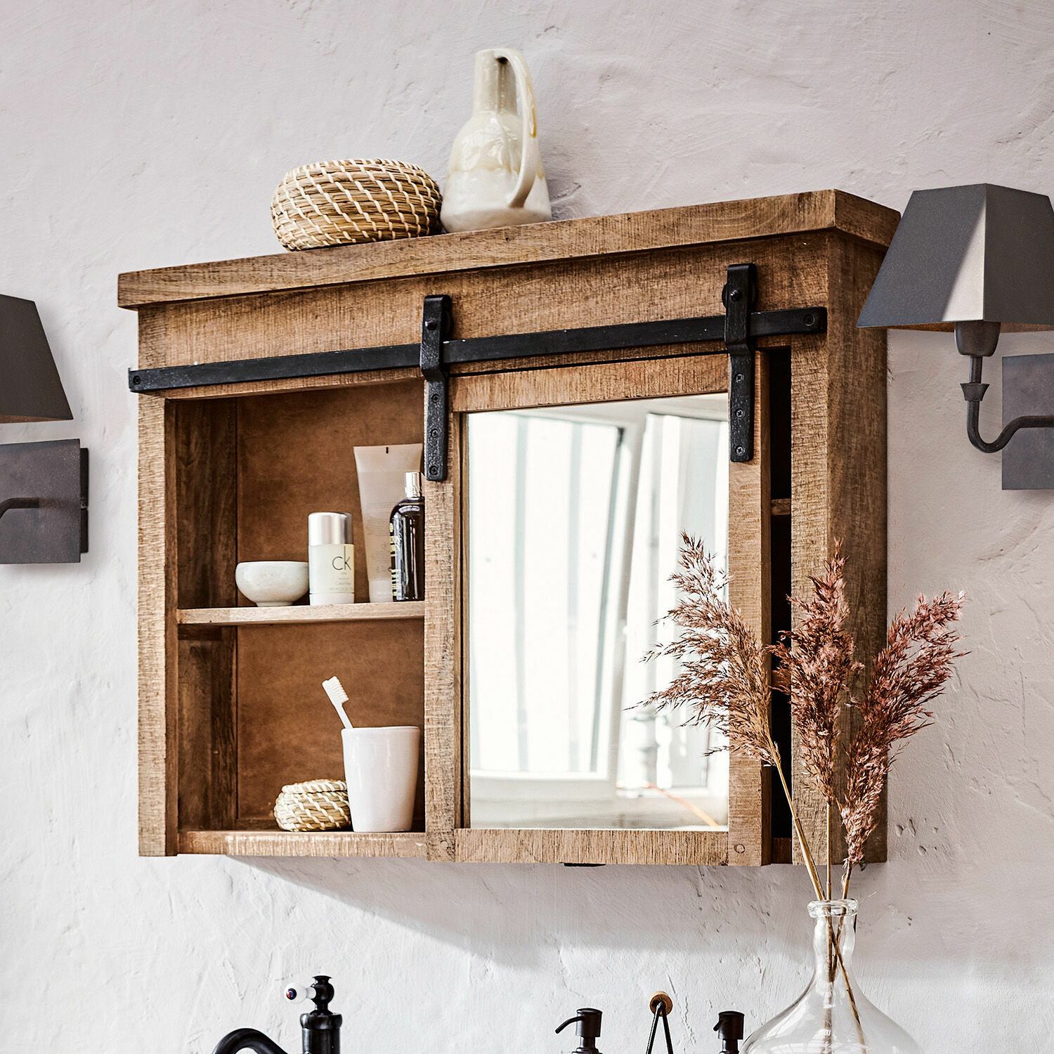 Armadietto con specchio Taylors Island Mobile bagno in legno con specchio e maniglia in metallo stile rustico, colore naturale