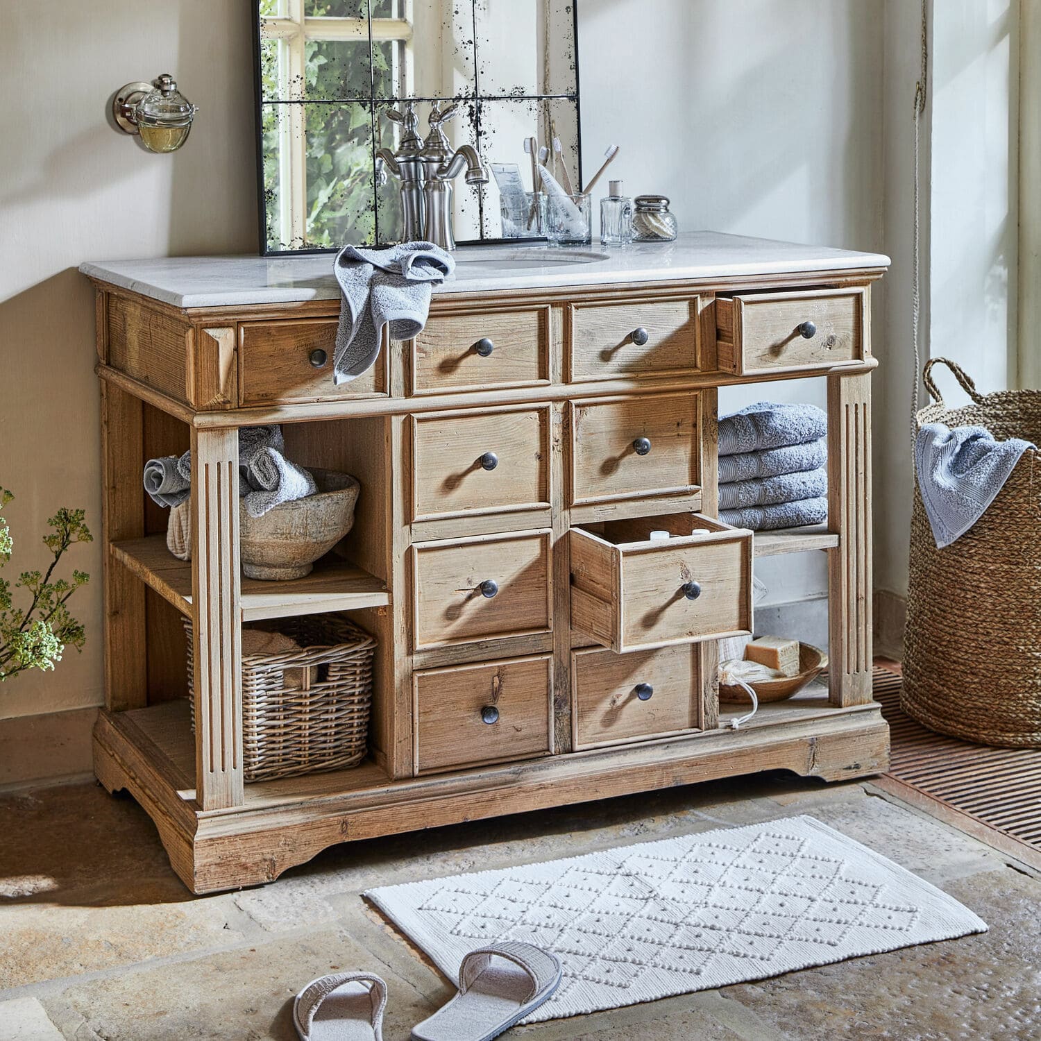 Mobile per lavabo Thibault Mobile bagno in legno naturale con piano in marmo e numerosi cassetti, colore legno chiaro