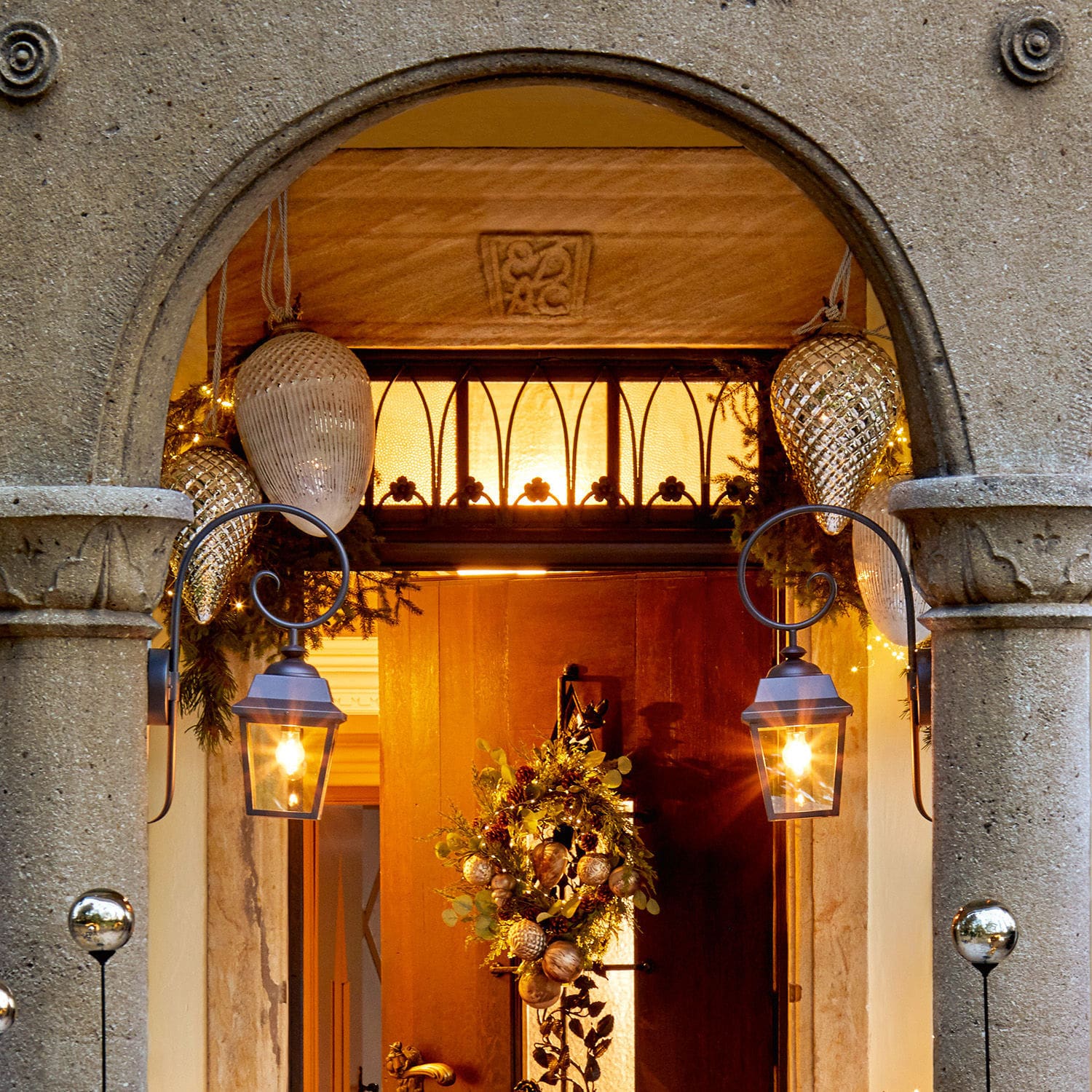 Coppia di decorazioni natalizie Cornailles