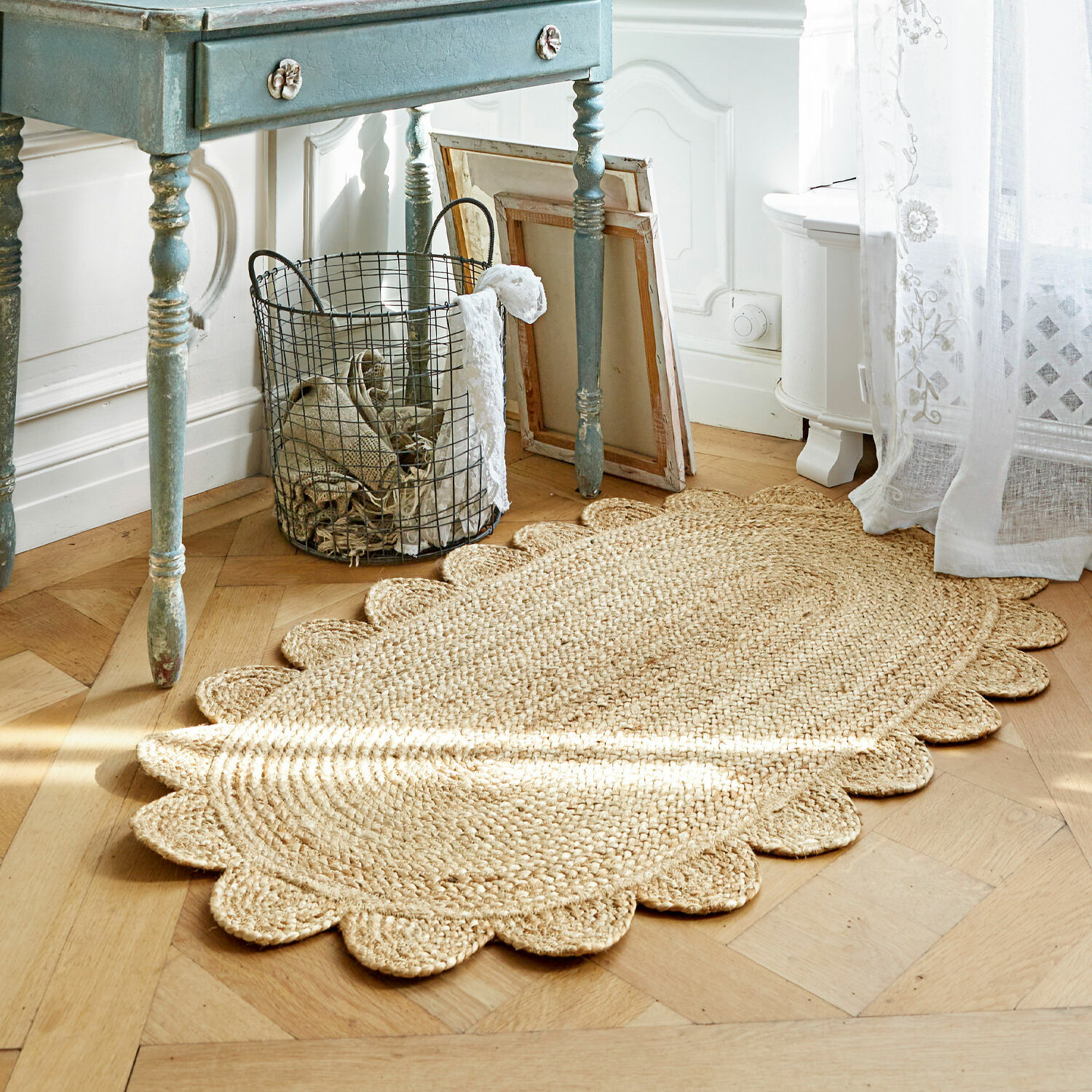 Tappeto Ferce Tappeto ovale in juta naturale con bordo decorativo, ideale per l'arredamento d'interni.